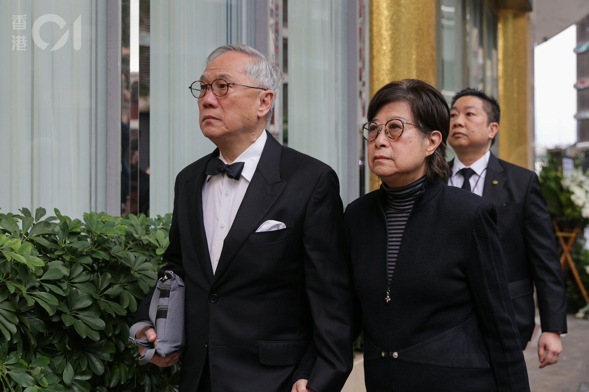 前香港特首曾蔭權及其夫人曾鮑笑薇。(蘇煒然攝) 前香港特首曾蔭權及其夫人曾鮑笑薇。(蘇煒然攝)