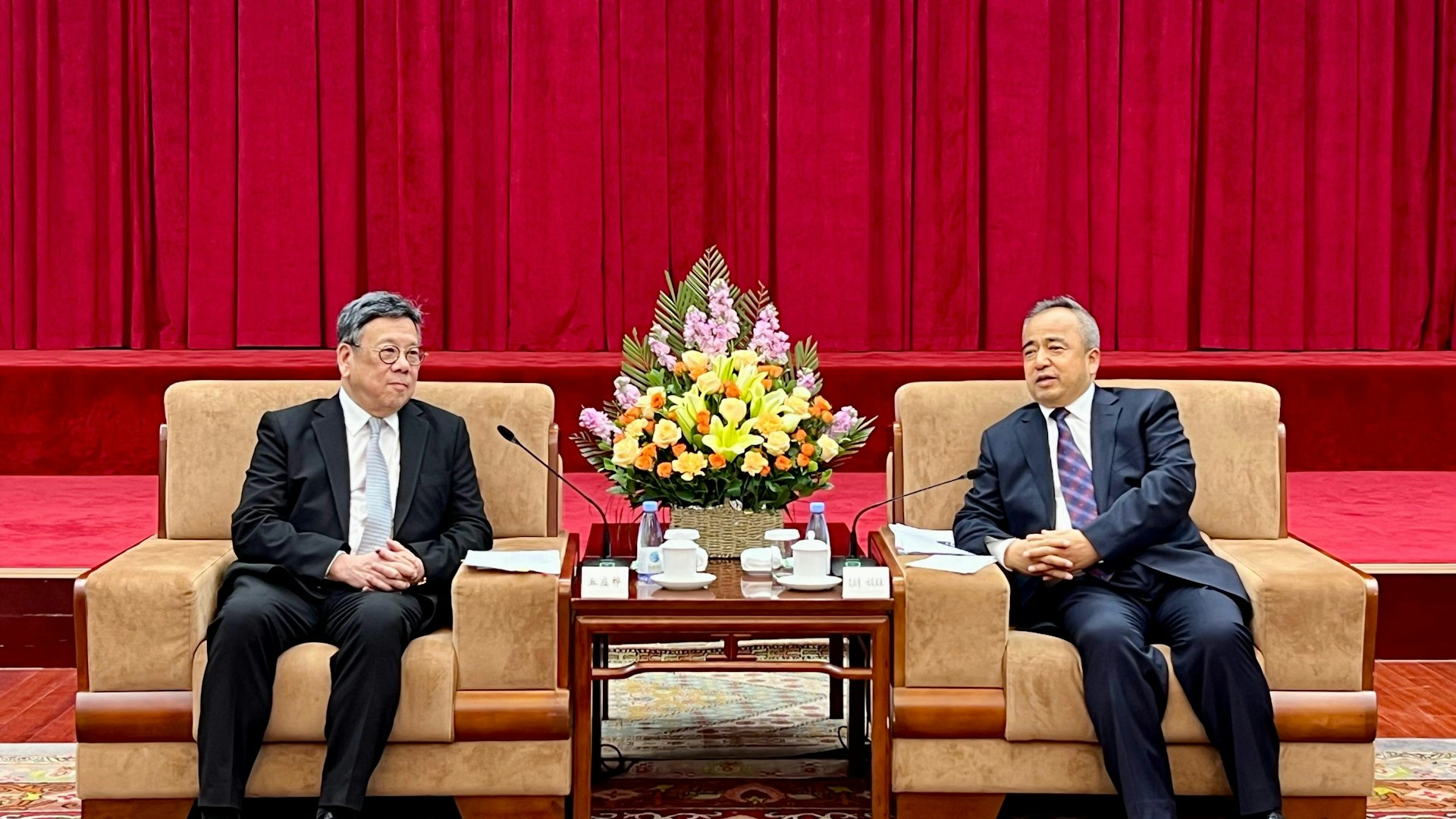 丘應樺訪新疆談經貿合作 指香港10年内與一帶一路國家貿易額升6成 丘應樺訪新疆談經貿合作 指香港10年内與一帶一路國家貿易額升6成