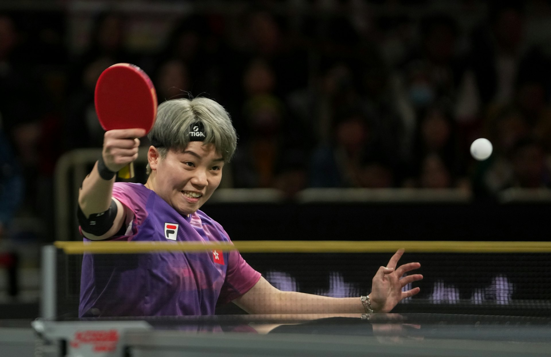 杜凱琹(圖)力戰王曼昱。(新華社) 杜凱琹(圖)力戰王曼昱。(新華社)