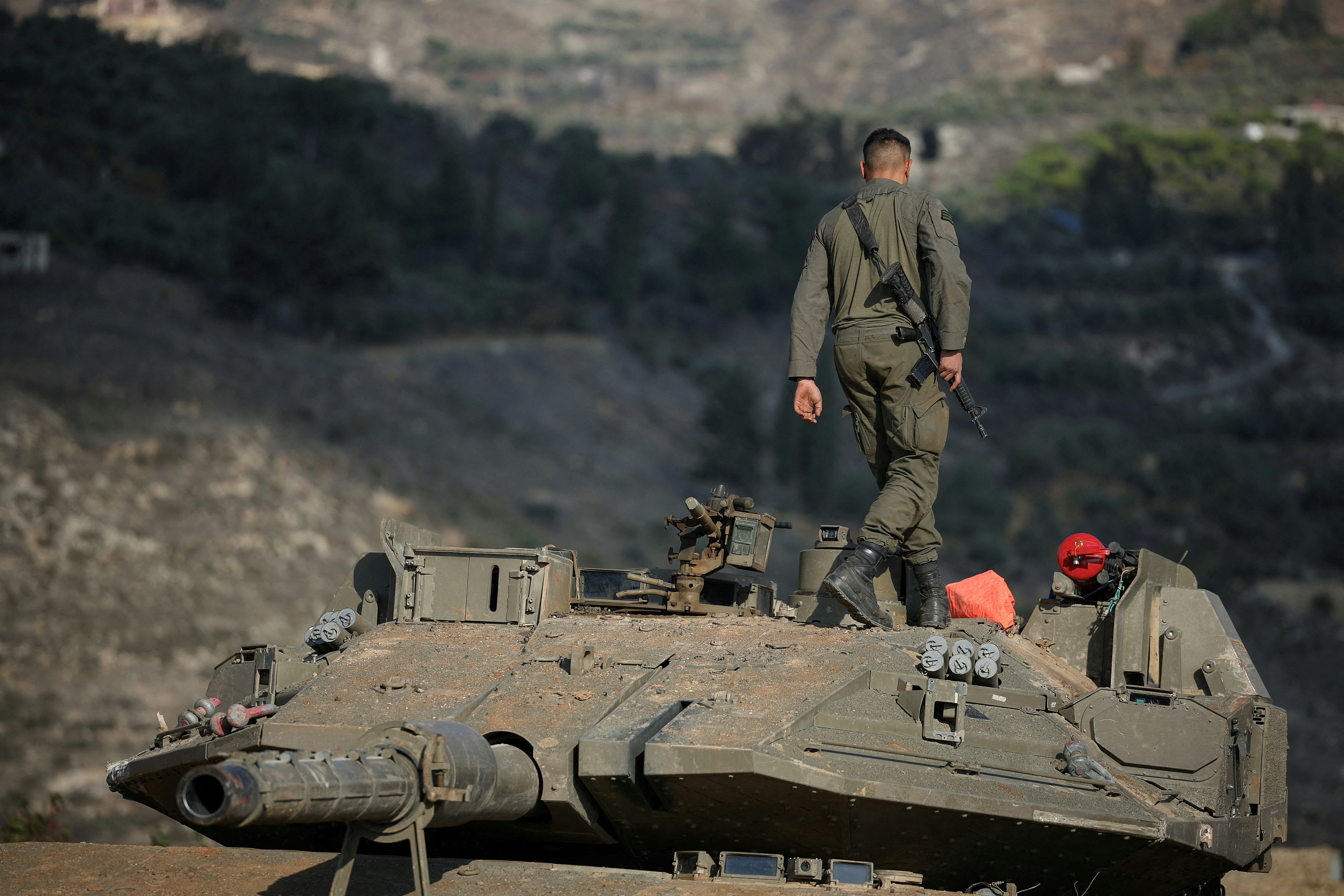 ׃죺2024128գɫ܊ڔɫЁIĸmߵ֮gͣ𾀸Y (Reuters