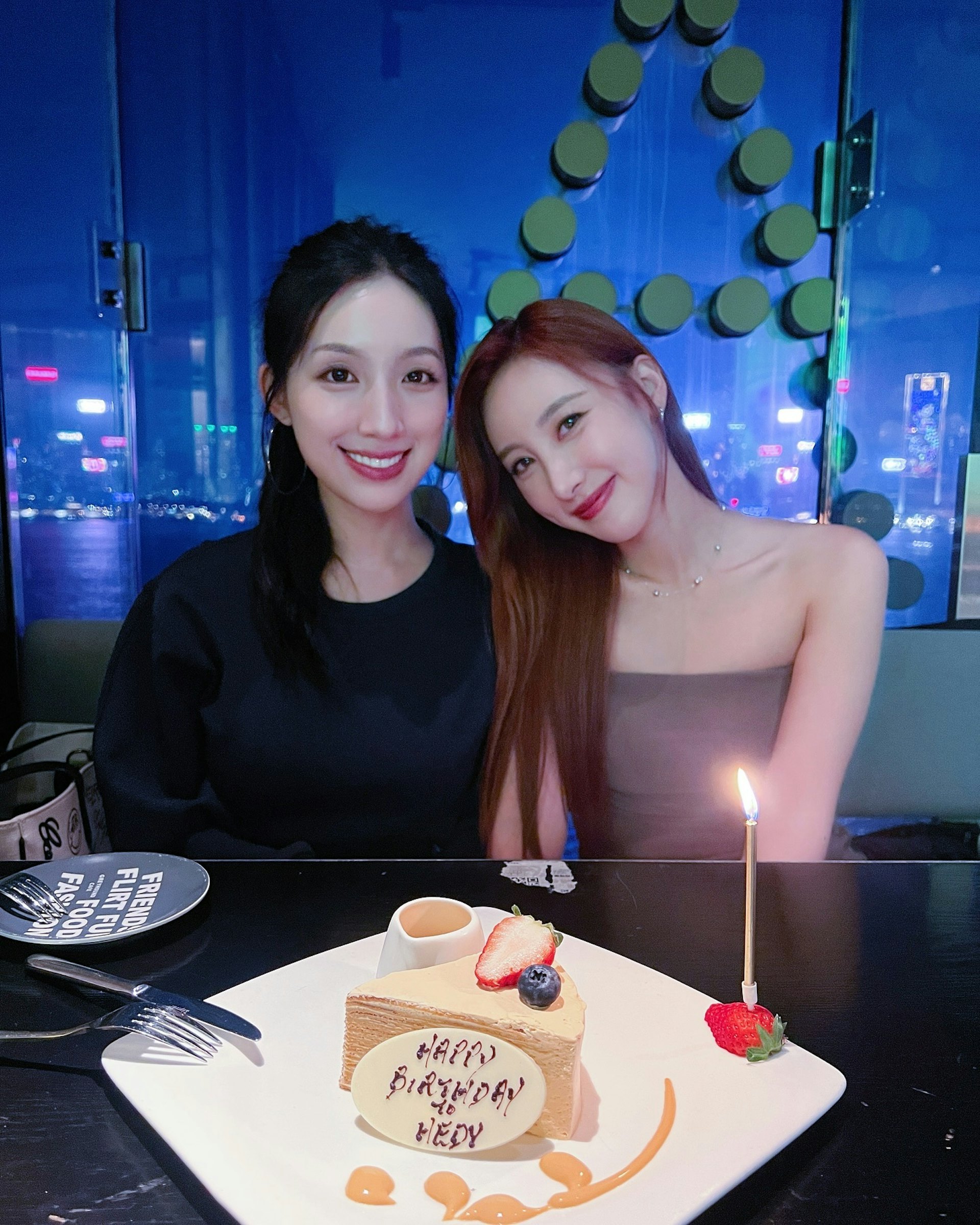 海兒曬豐滿上圍白滑香肩勁吸睛 撞樣許靖韻網民嗌組「新Twins」 | LIHKG 討論區