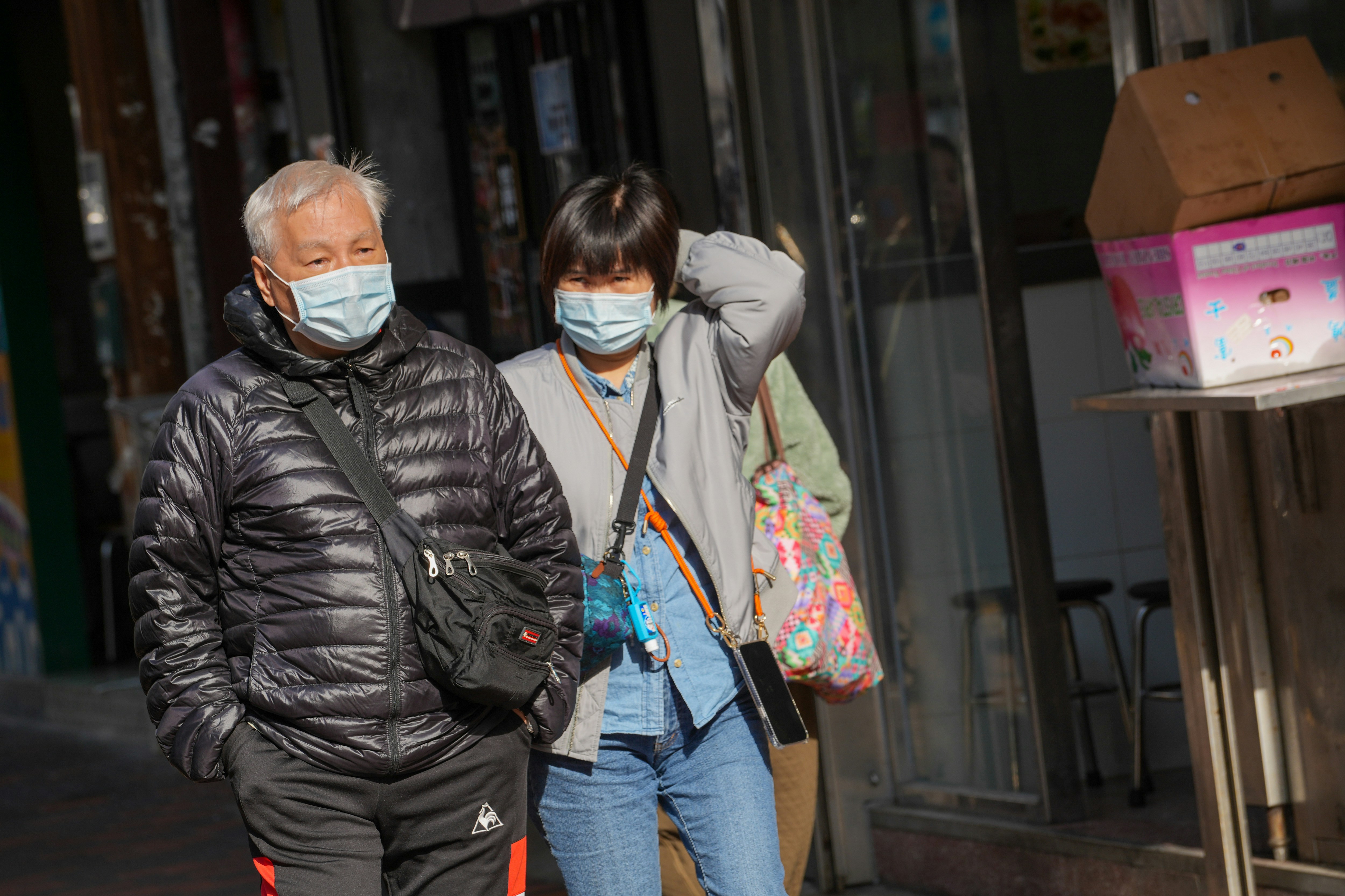 天文台｜強風程度東北季候風　明顯風寒效應　周日最低13度新界凍