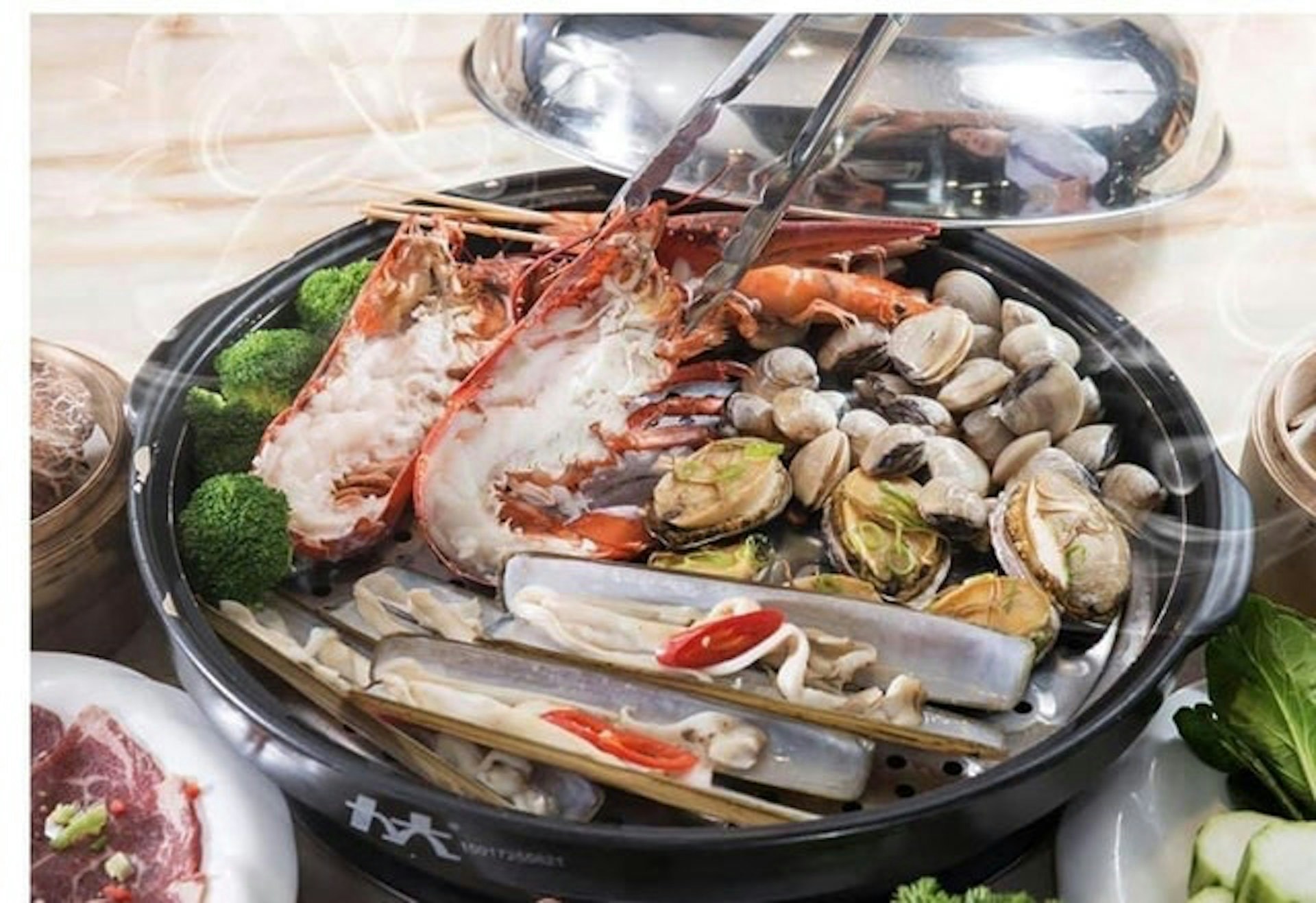 樓主發現，原來這家海鮮舖有收取他海鮮「加工費」。（示意圖／gettyimages）