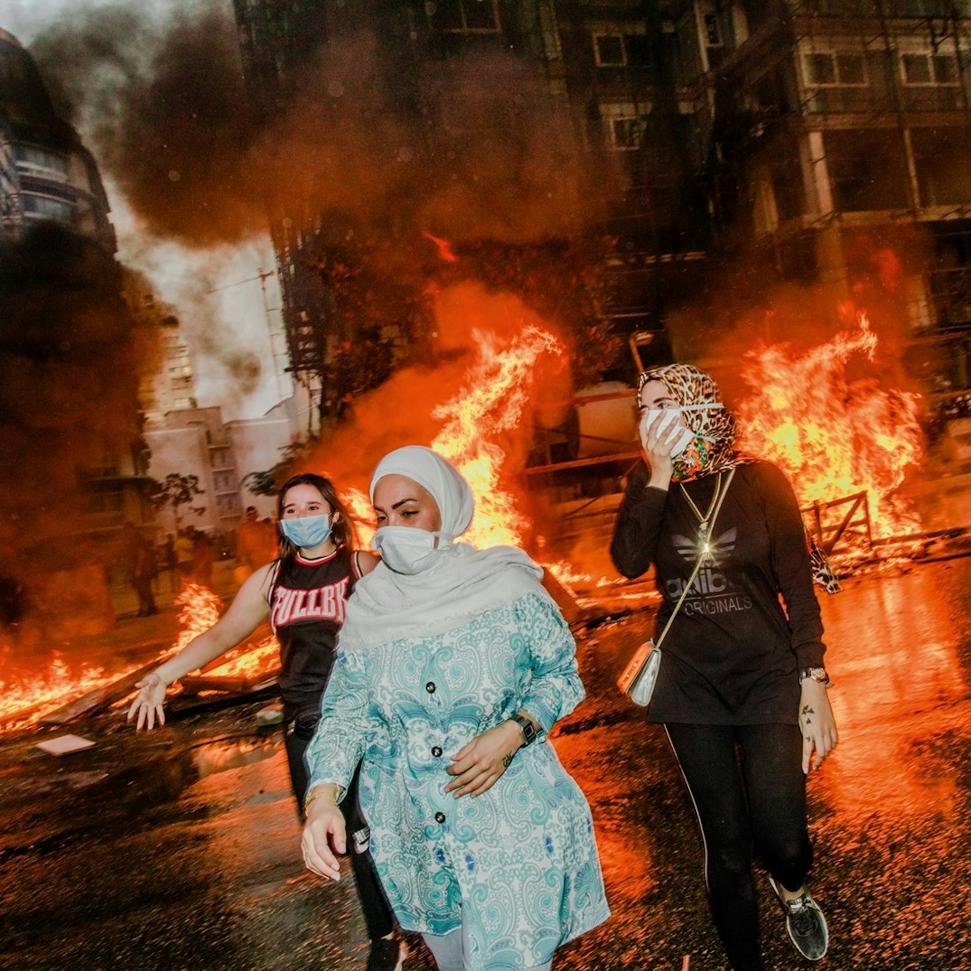 Myriam Boulos《What’s Ours》(圖片來源: https://moom.cat/l/MwixFv) Myriam Boulos《What’s Ours》(圖片來源: https://moom.cat/l/MwixFv)