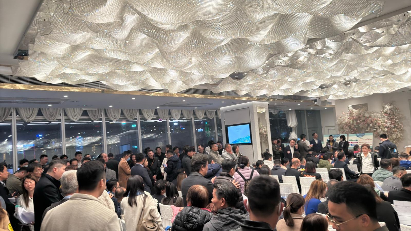 凱和山劈價開賣70伙 即晚沽出69伙套現3億 大手客2405萬掃6伙 凱和山劈價開賣70伙 即晚沽出69伙套現3億 大手客2405萬掃6伙