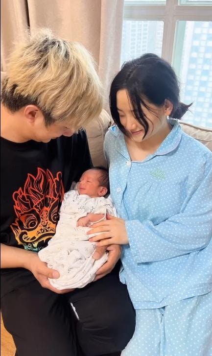 「屯門娜娜」剛剛誕下兒子，榮升做媽媽。（IG圖片）