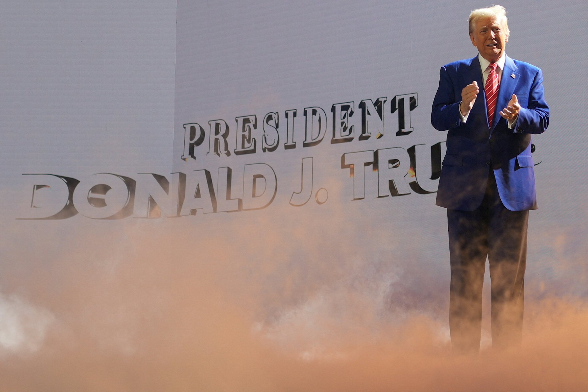 圖為2024年12月22日,美國候任總統特朗普( Donald Trump)在亞利桑那州鳳凰城出席保守派的AmericaFest 活動。(Reuters) 圖為2024年12月22日,美國候任總統特朗普( Donald Trump)在亞利桑那州鳳凰城出席保守派的AmericaFest 活動。(Reuters)