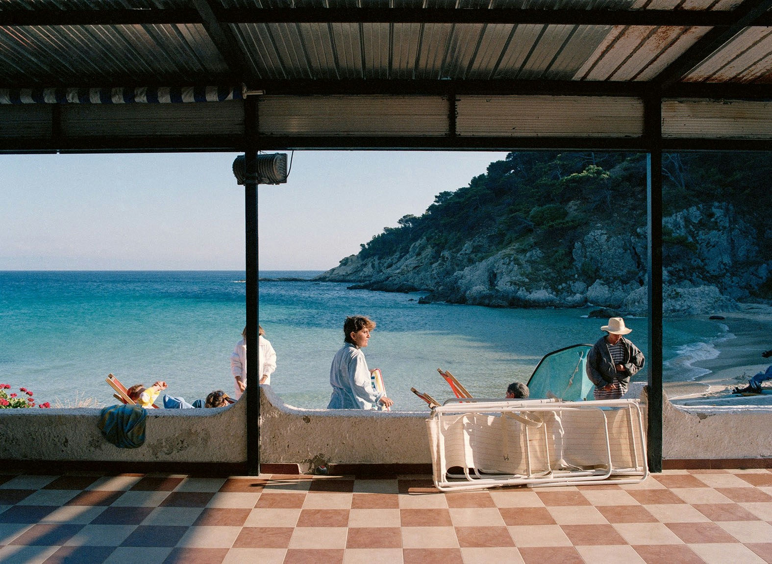 Luigi Ghirri《Puglia. Tra albe e tramonti》（圖片來源：https://moom.cat/l/nTesP5）