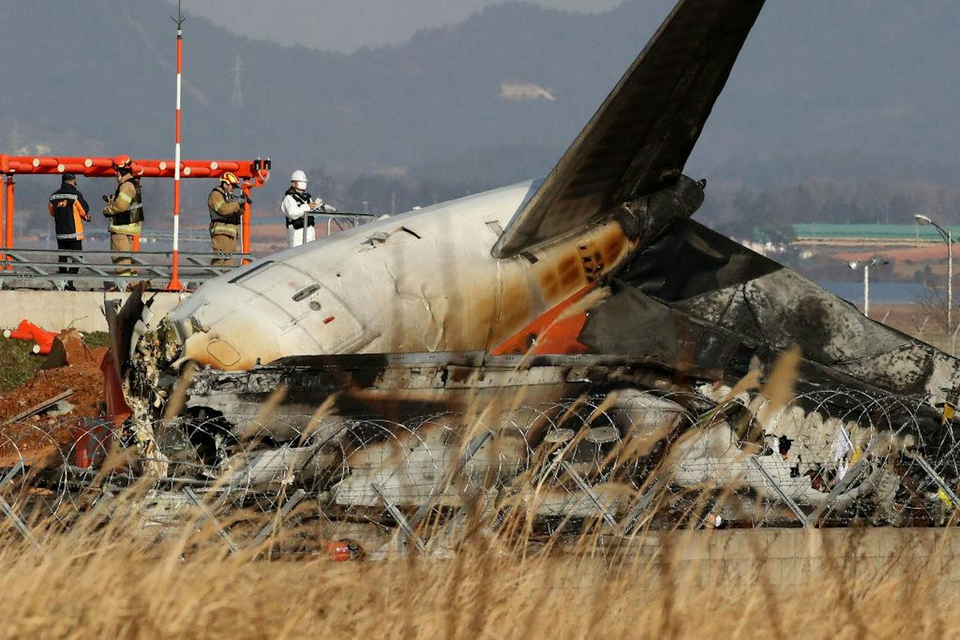 韓國濟州航空一架客機2024年12月29日在降落時出事,機身爆炸起火,事件導致179人死亡(Getty) 韓國濟州航空一架客機2024年12月29日在降落時出事,機身爆炸起火,事件導致179人死亡(Getty)