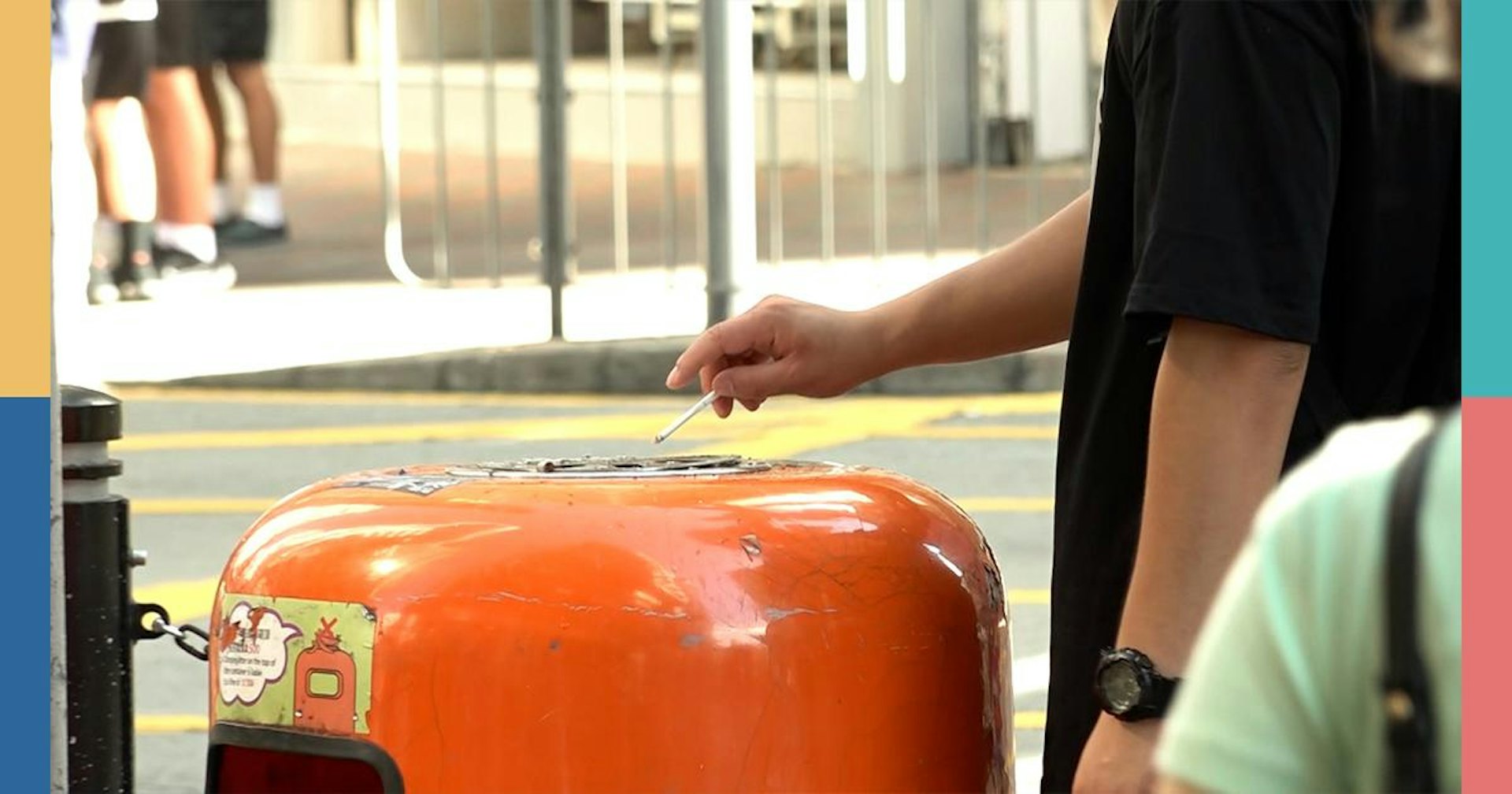 政府計劃例規定地盤全面禁煙,罰則涵蓋個人及僱主,違例工人在地盤吸煙最高罰款15萬元。(資料圖片) 政府計劃例規定地盤全面禁煙,罰則涵蓋個人及僱主,違例工人在地盤吸煙最高罰款15萬元。(資料圖片)