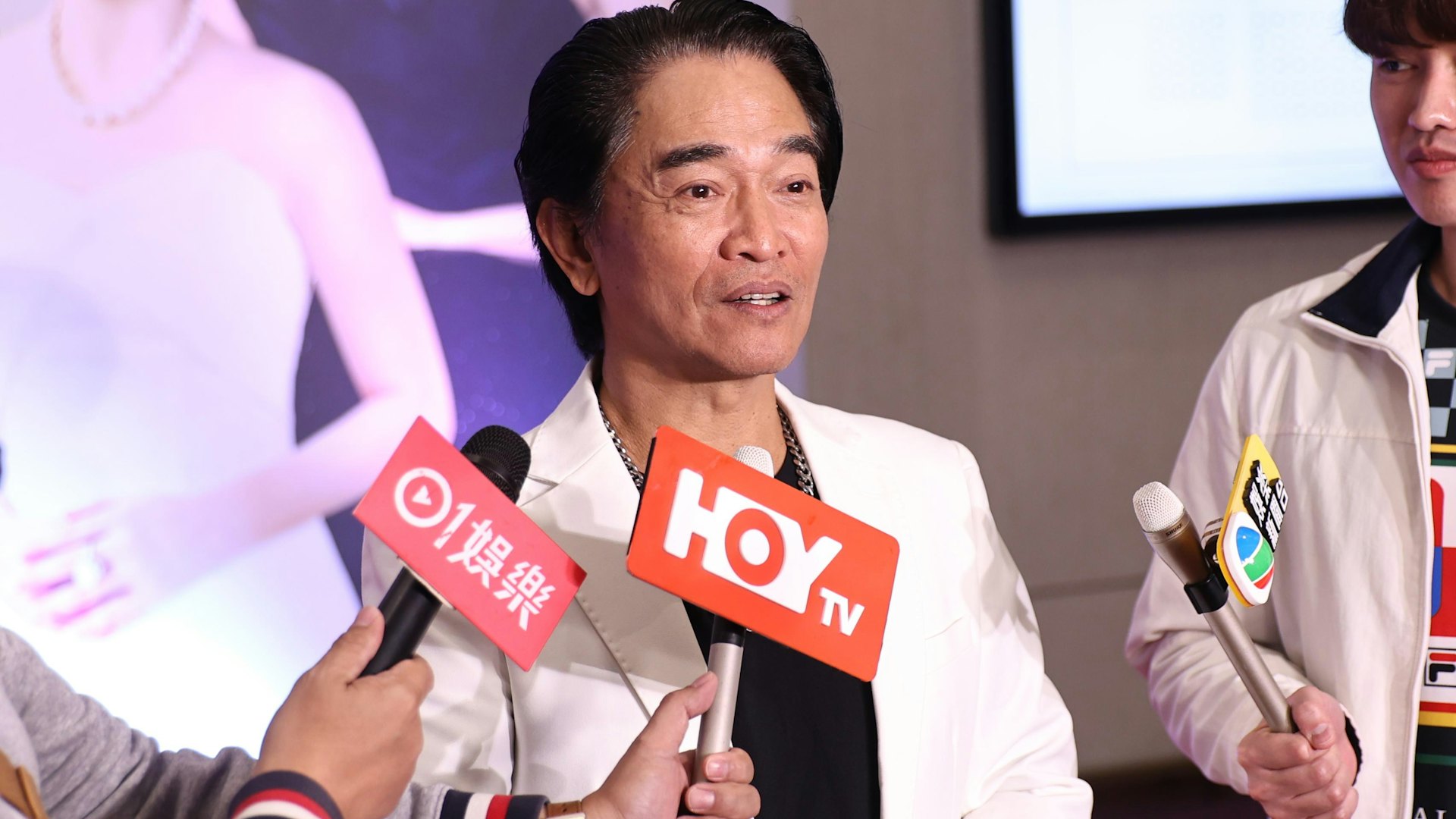 吳宗憲澄清與周杰倫冇鬧不和 大爆對方跨年視訊拜年:本來沒怎麼 吳宗憲澄清與周杰倫冇鬧不和 大爆對方跨年視訊拜年:本來沒怎麼