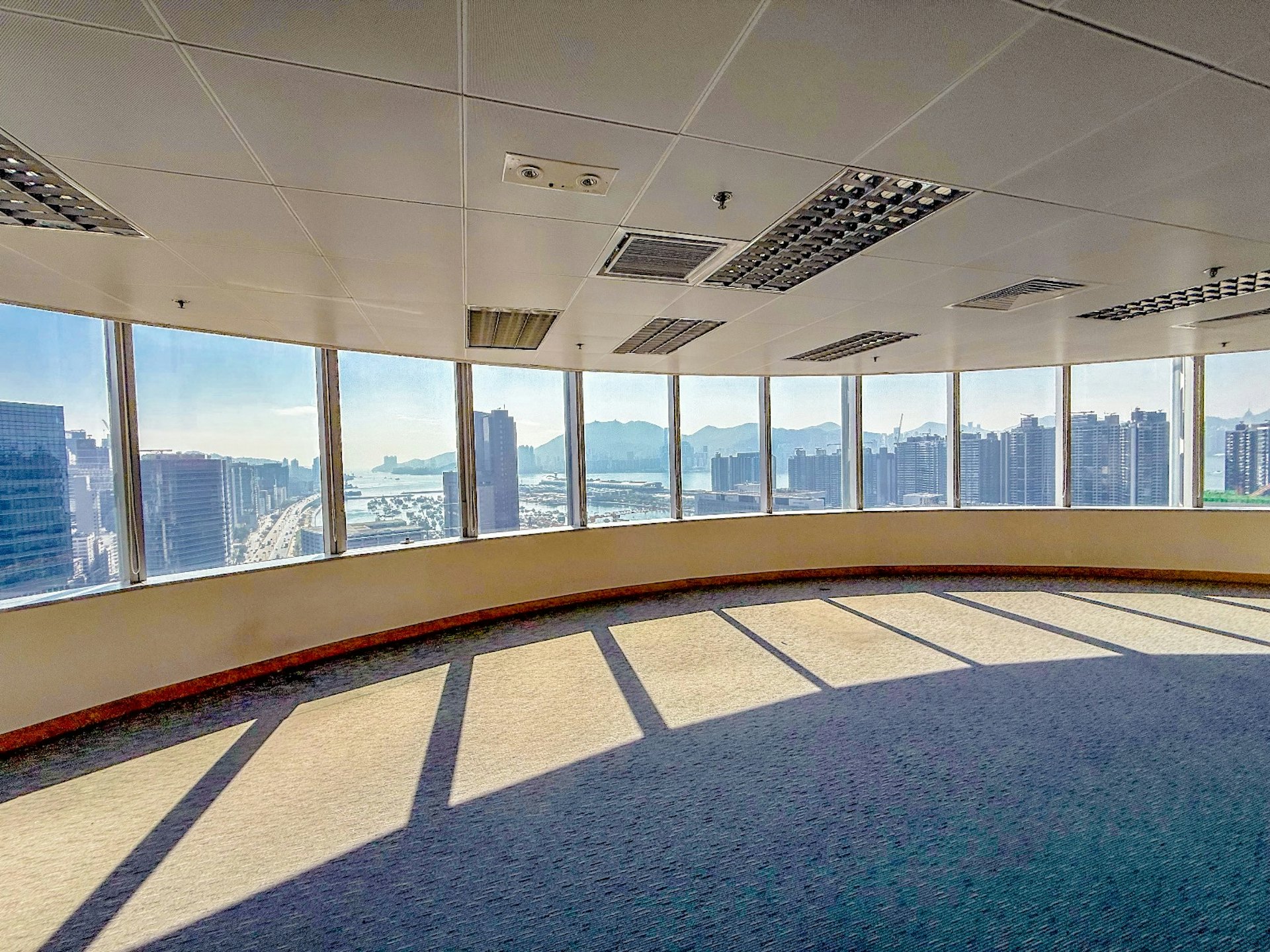 九龍灣企業廣場3期28樓。 九龍灣企業廣場3期28樓。