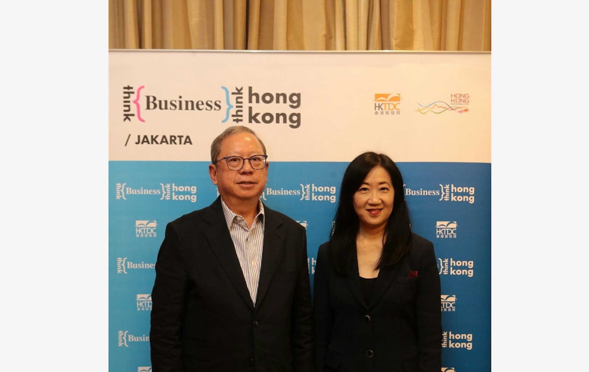 貿發局赴印尼推廣香港優勢,該局主席林建岳及總裁方舜文也有隨團。 貿發局赴印尼推廣香港優勢,該局主席林建岳及總裁方舜文也有隨團。