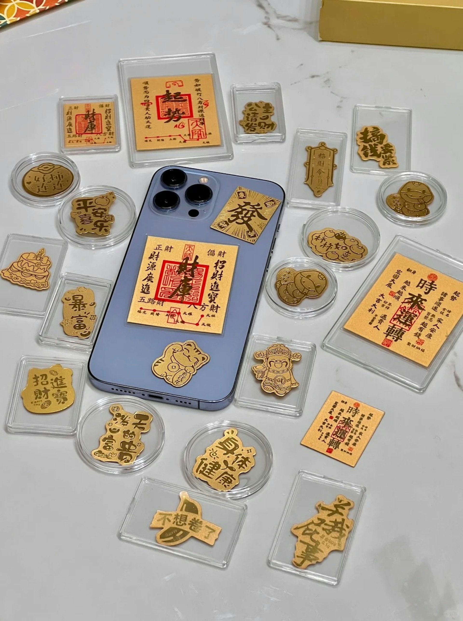 市面上流行的黃金貼紙款式五花八門。(小紅書) 市面上流行的黃金貼紙款式五花八門。(小紅書)