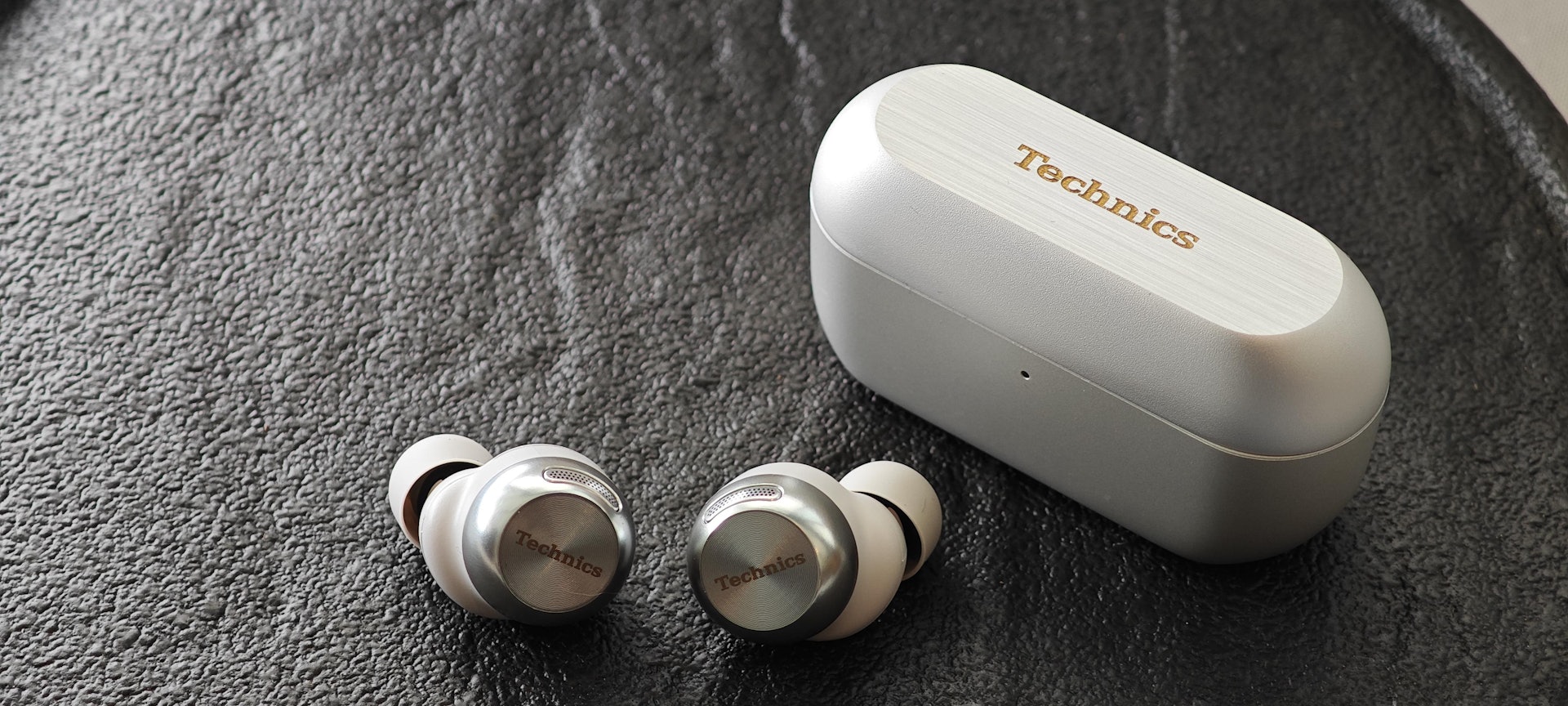 記者相當喜歡AZ100一個獨有功能,就是能同步接駁多達三個藍牙gadget