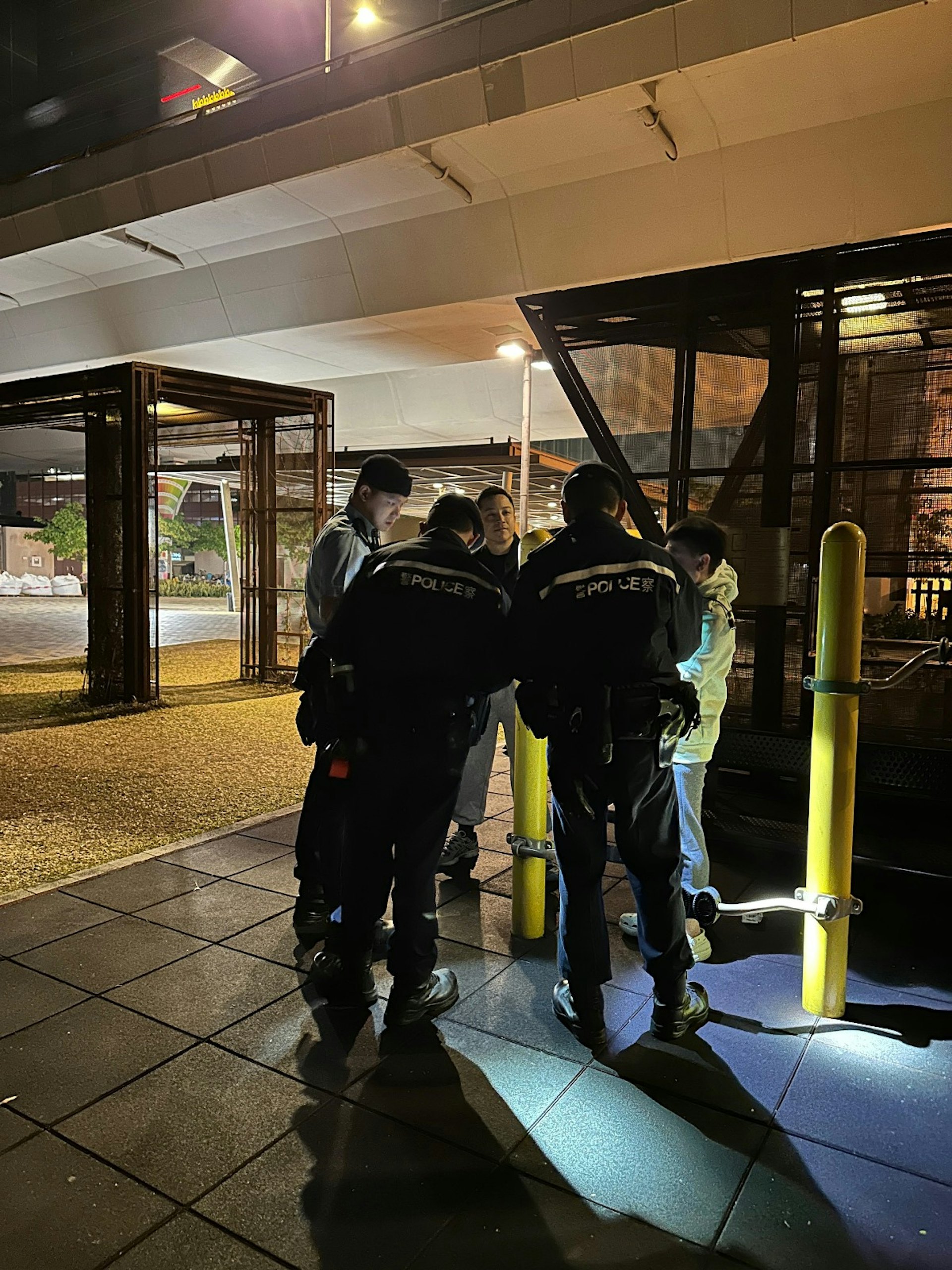 觀塘警區加強海濱公園巡邏。(警方圖片) 觀塘警區加強海濱公園巡邏。(警方圖片)