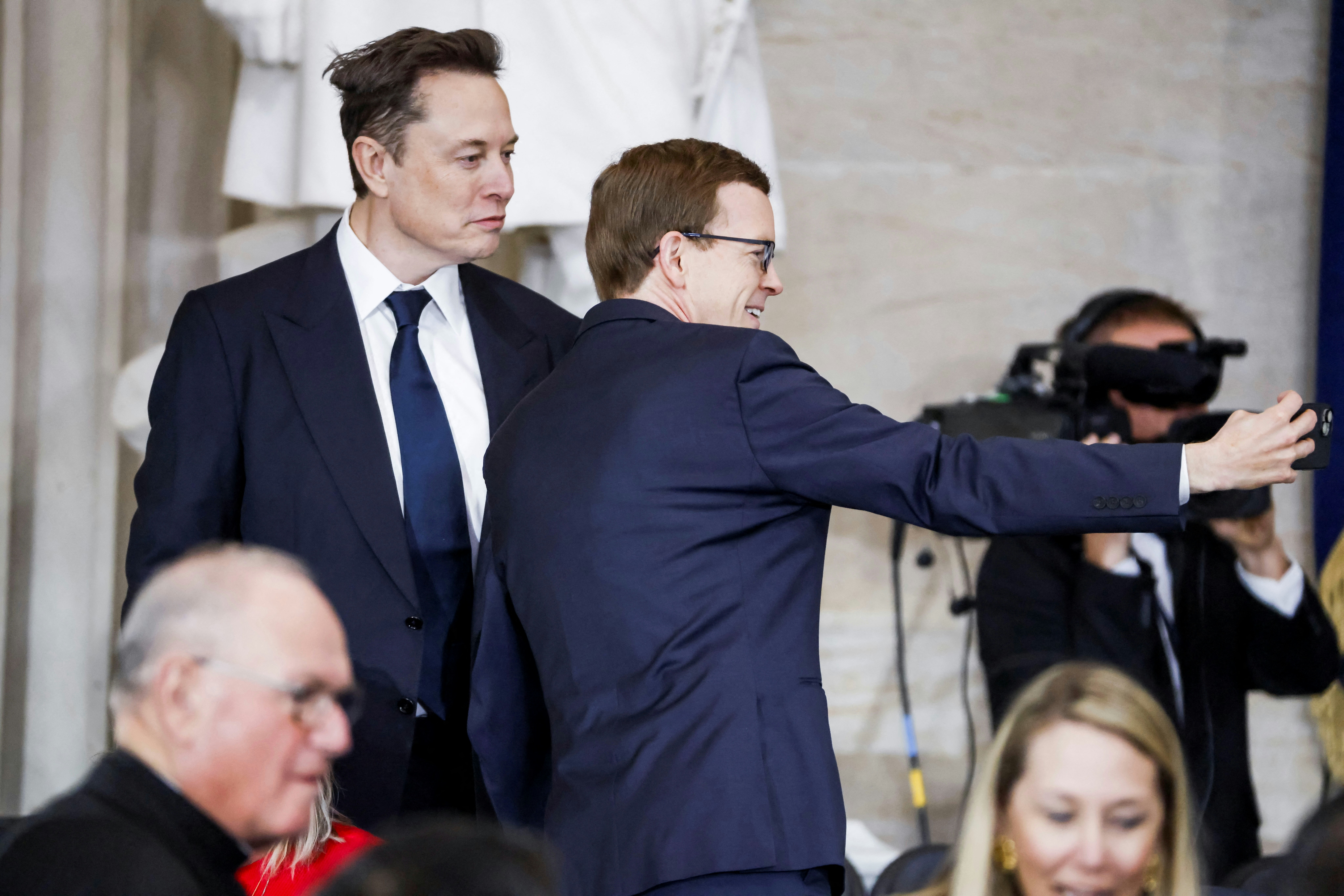 2025年1月20日,全球首富馬斯克抵達美國華盛頓特區美國國會大廈圓形大廳,出席特朗普就任美國下一任總統的就職典禮。(Reuters)