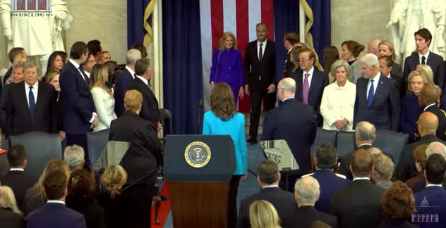 拜登夫人吉爾2025年1月20日抵達美國華盛頓特區美國國會大廈圓形大廳,出席特朗普就任美國下一任總統的就職典禮。(Reuters)