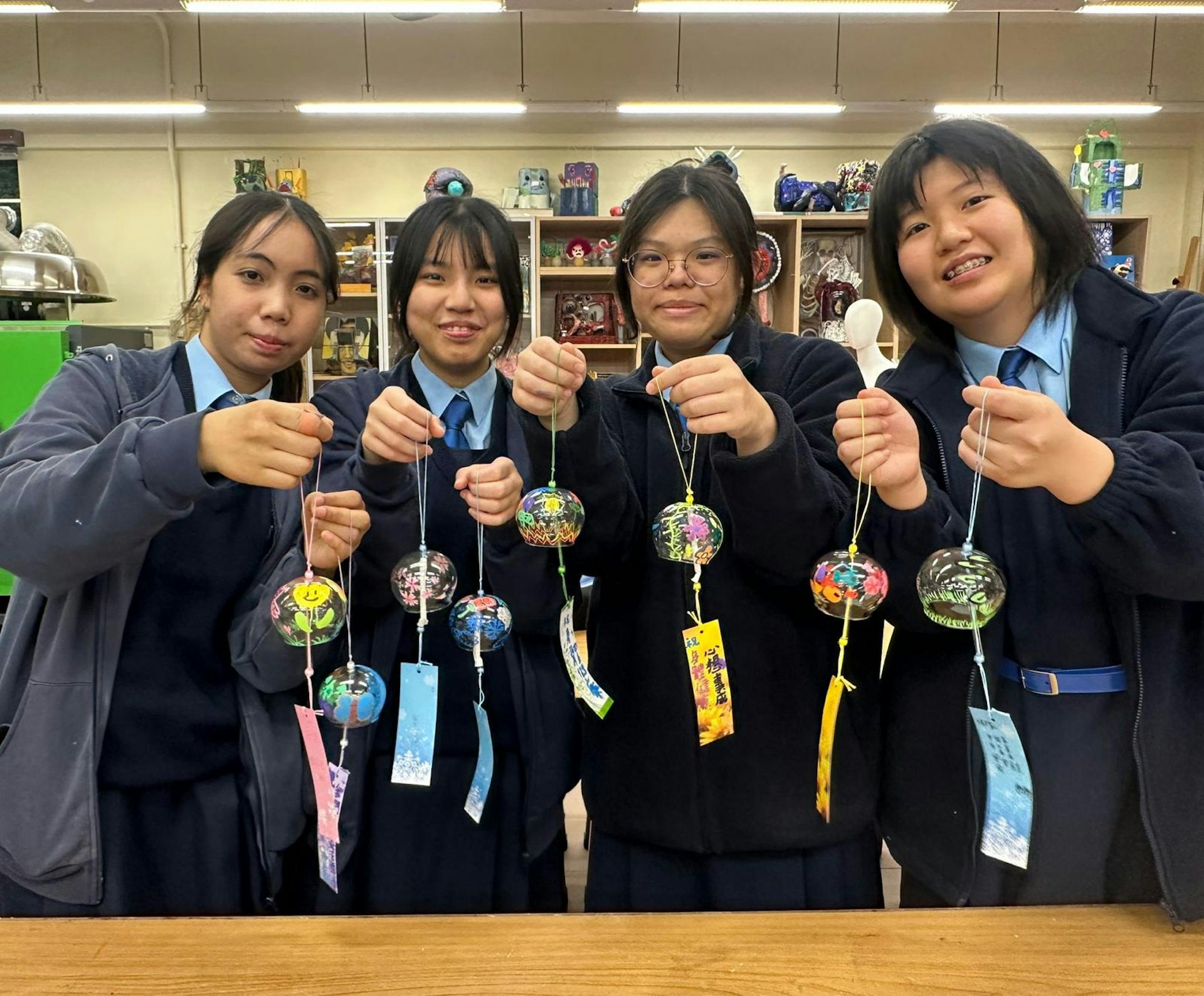 展出作品主題聚焦「心靈陶育」與「精神健康」,學生以藝術形式表達對愛與關懷的理解。(嘉諾撒培德書院提供) 展出作品主題聚焦「心靈陶育」與「精神健康」,學生以藝術形式表達對愛與關懷的理解。(嘉諾撒培德書院提供)