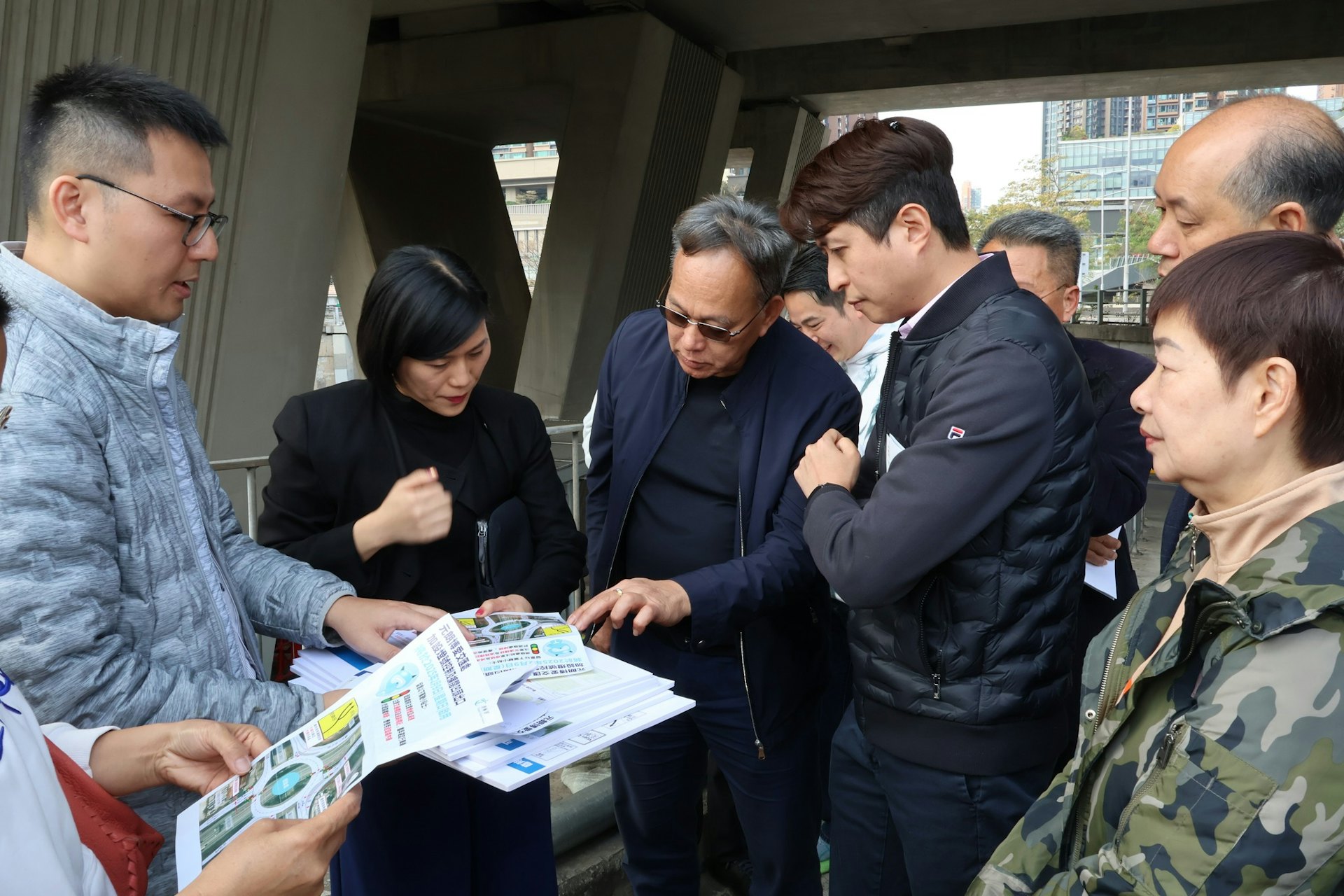 元朗博愛交匯處的交通改善措施將於2月9日(星期日)啟用。運輸署今日(22日)安排元朗區議員實地視察。(運輸署Facebook圖片) 元朗博愛交匯處的交通改善措施將於2月9日(星期日)啟用。運輸署今日(22日)安排元朗區議員實地視察。(運輸署Facebook圖片)