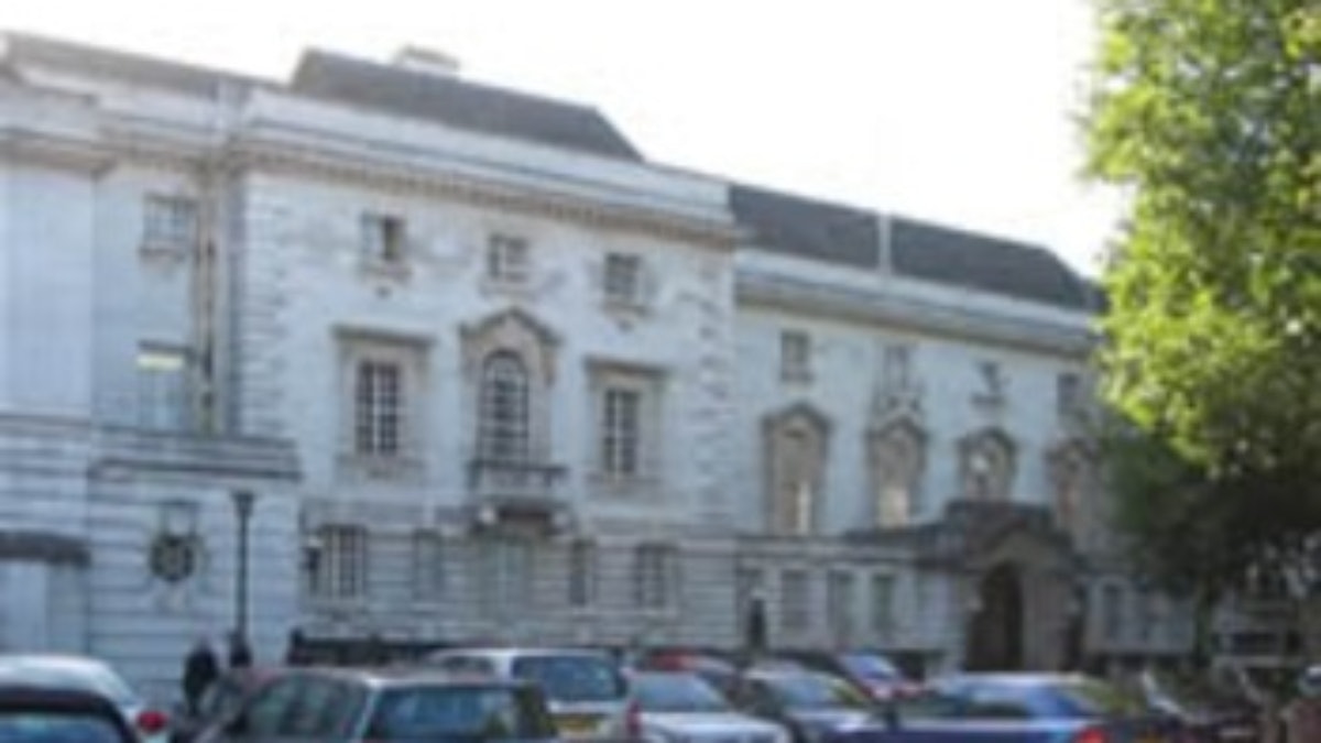 中國留學生被控落藥強姦10名女性 英國倫敦法院:35項罪名全否認