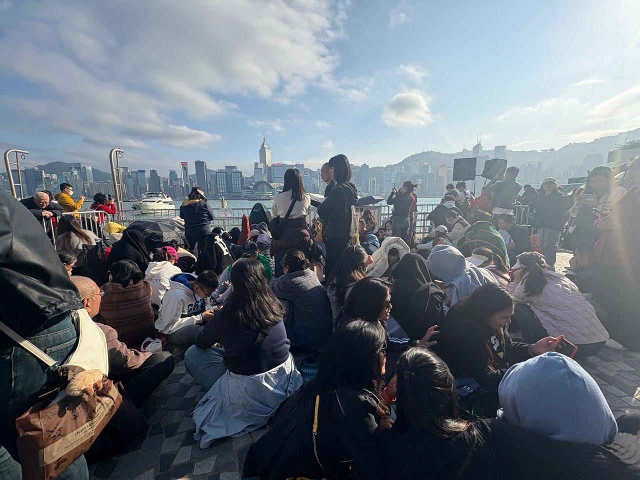 煙花交通消息｜港鐵尖沙咀、佐敦、柯士甸等站所有出入口恢復正常