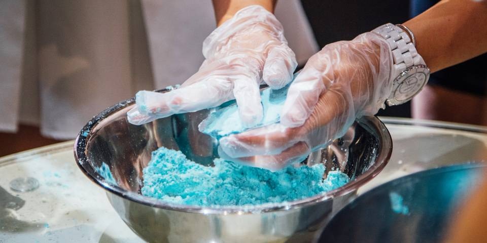 拍拖好去處2025｜LUSH 2025情人節限定產品工作坊（01space）