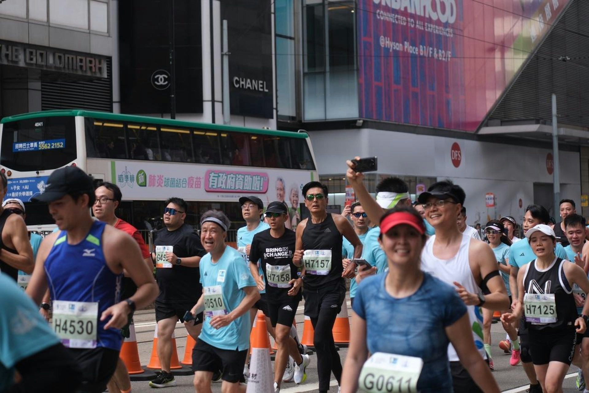 渣馬跑手備戰貼士｜專家教路賽前一周減訓練　比賽日乾涷怎算？
