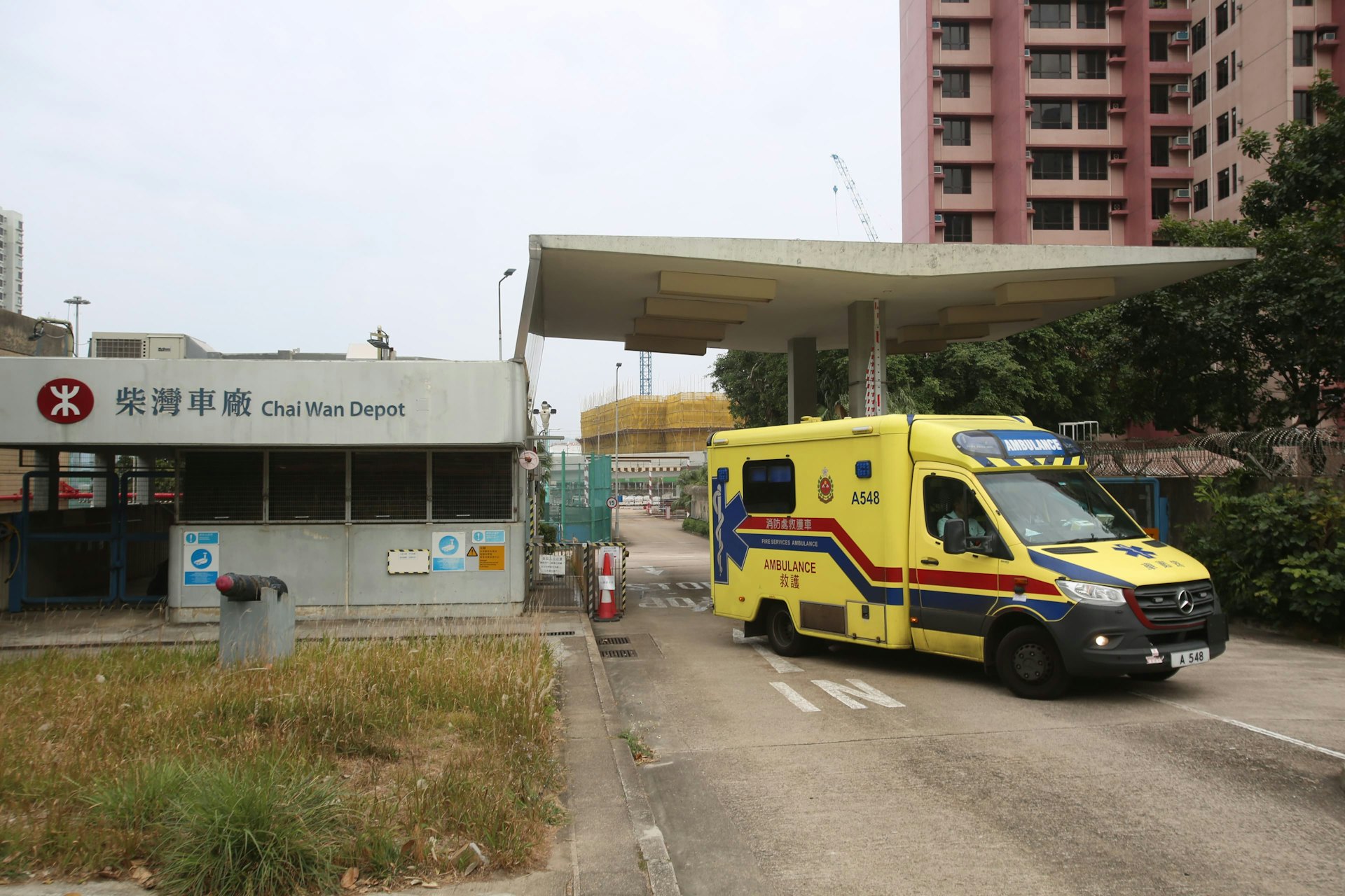 柴灣港鐵車廠內,一名中年男子被揭在雜物房上吊。 柴灣港鐵車廠內,一名中年男子被揭在雜物房上吊。