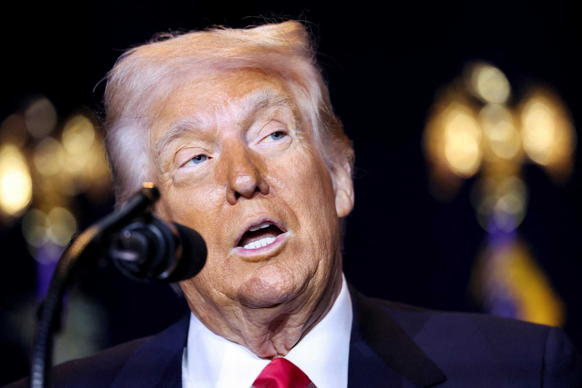 圖為2025年2月6日,美國總統特朗普(Donald Trump)出席年度全國祈禱早餐會(National Prayer Breakfast)並發表講話。(Reuters) 圖為2025年2月6日,美國總統特朗普(Donald Trump)出席年度全國祈禱早餐會(National Prayer Breakfast)並發表講話。(Reuters)