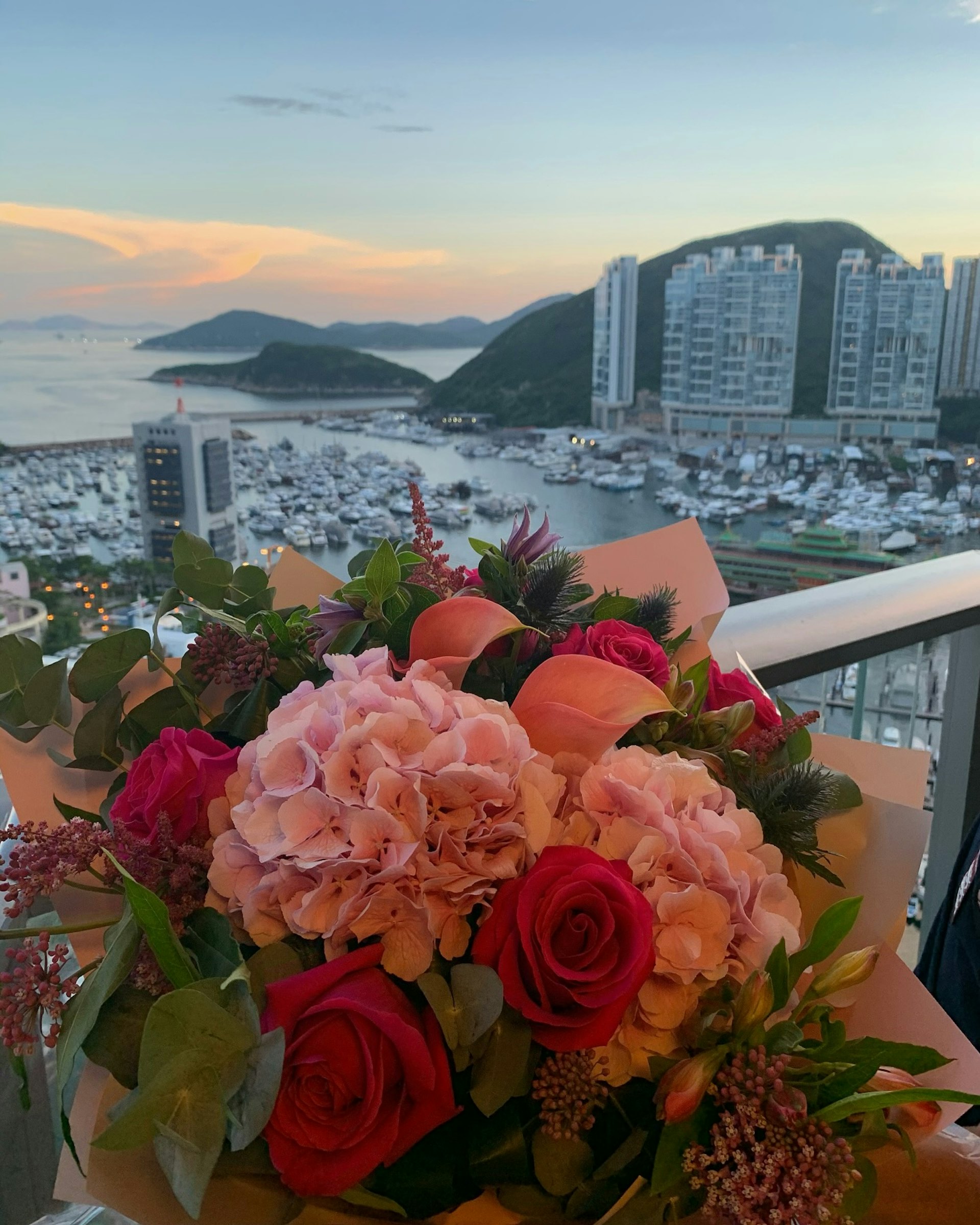 李施嬅貼出鮮花照宣布分手。(ig圖片) 李施嬅貼出鮮花照宣布分手。(ig圖片)