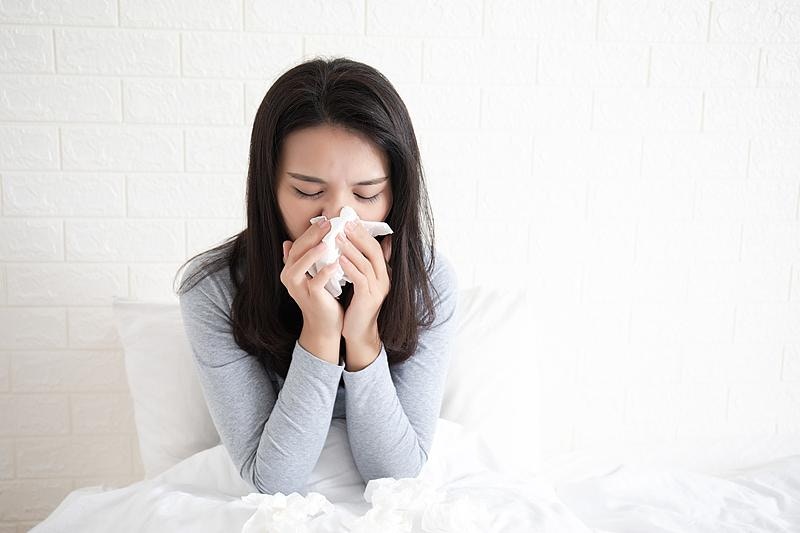 浙江女沒感冒卻鼻涕狂流　到醫院一查驚知：腦有缺口　漏出腦脊液