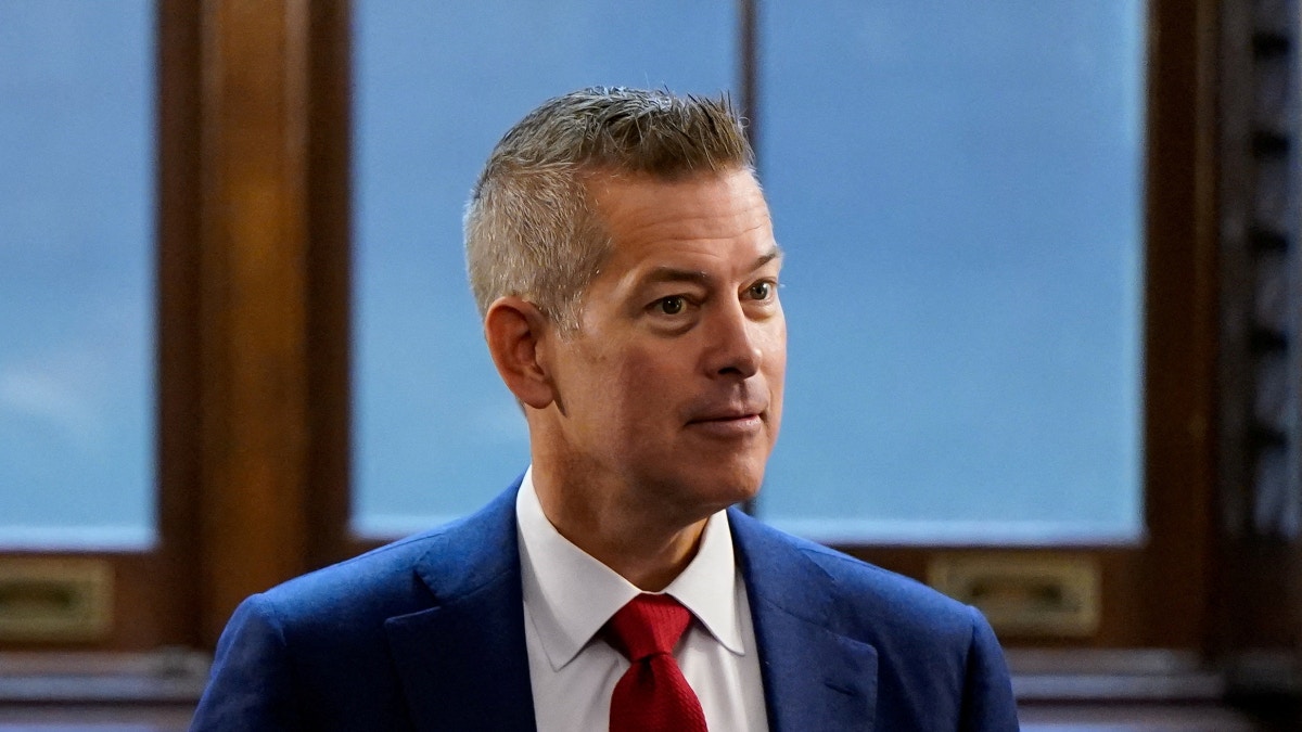 美國傳有部長與政府效率部衝突辭職華府證FAA僅裁400試用期職員