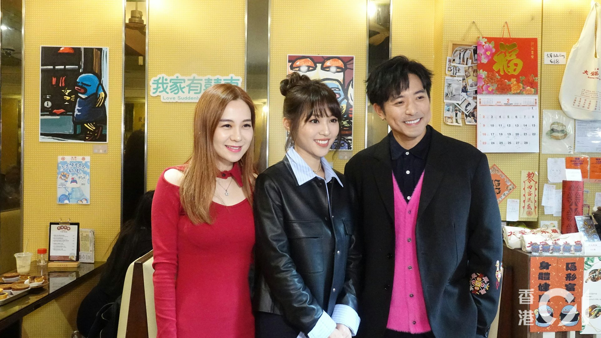 林德信、梁茵和林穎彤(Bella)今日出席「HOY TV香港首部電視微短劇記者會」。(梁碧玲攝) 林德信、梁茵和林穎彤(Bella)今日出席「HOY TV香港首部電視微短劇記者會」。(梁碧玲攝)