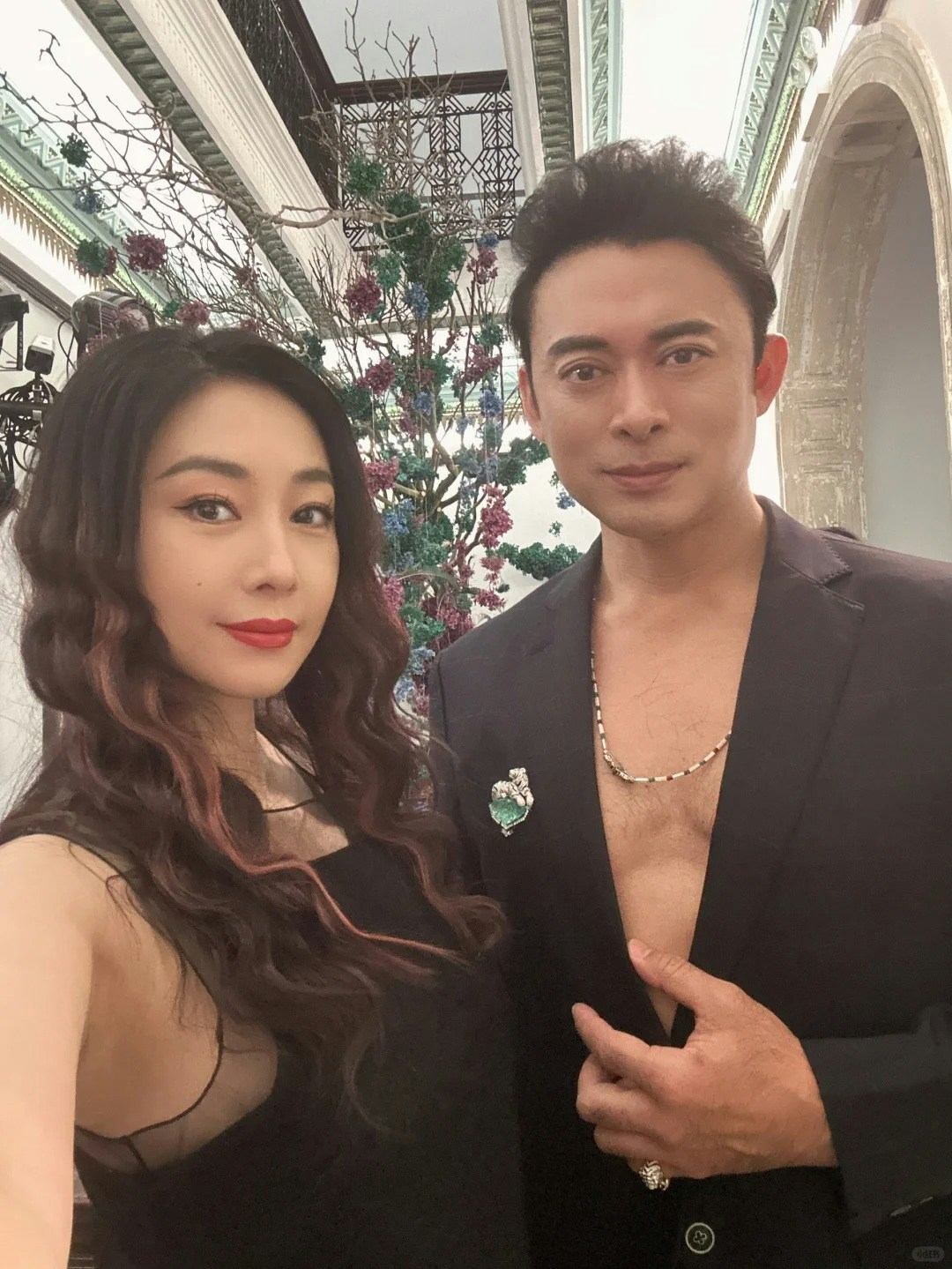 賈曉晨與樊少皇結婚8年，育有兩個可愛的女兒。（小紅書）