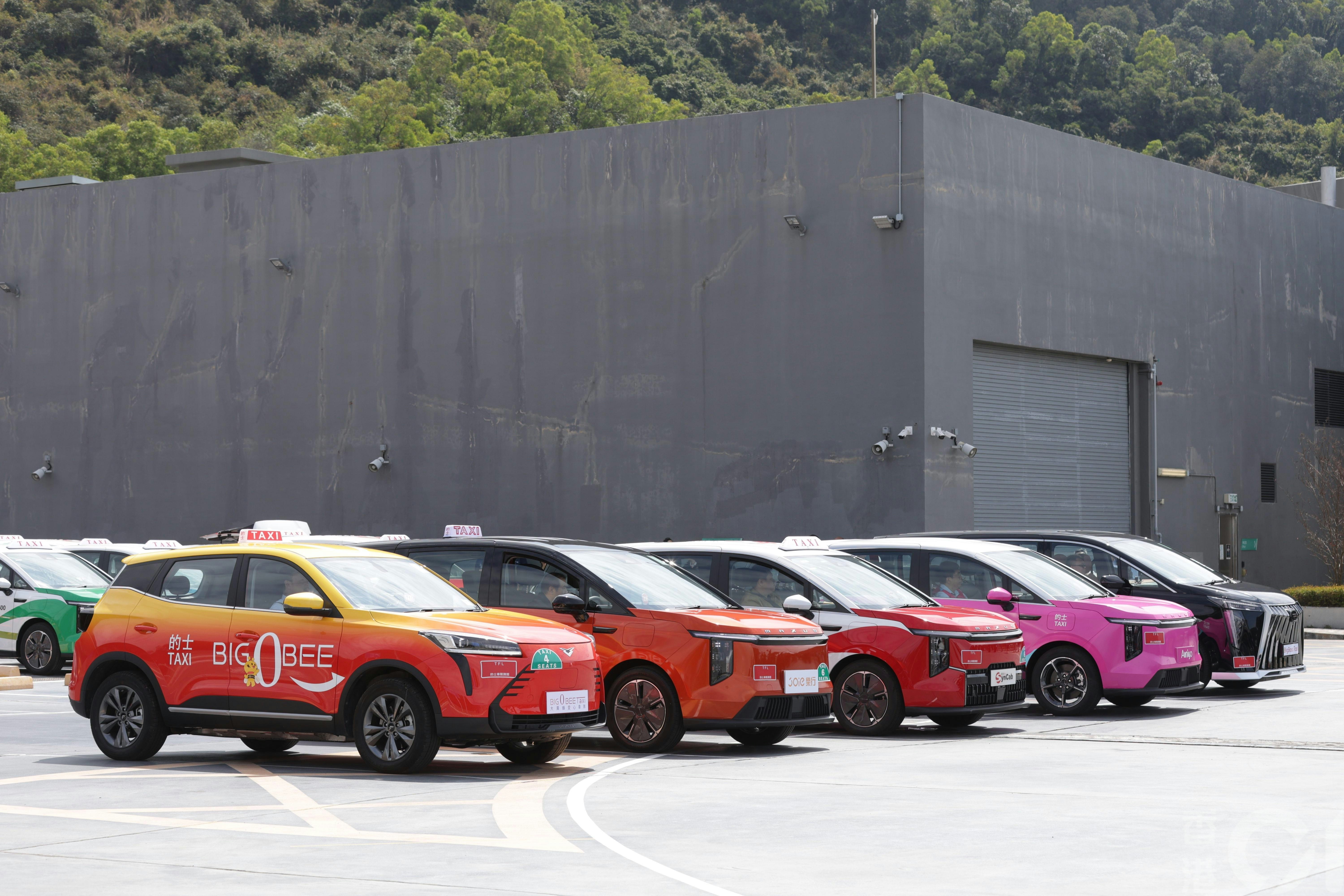 的士車隊|發牌1個月約900輛的士營運 運輸署督促各車隊招募司機