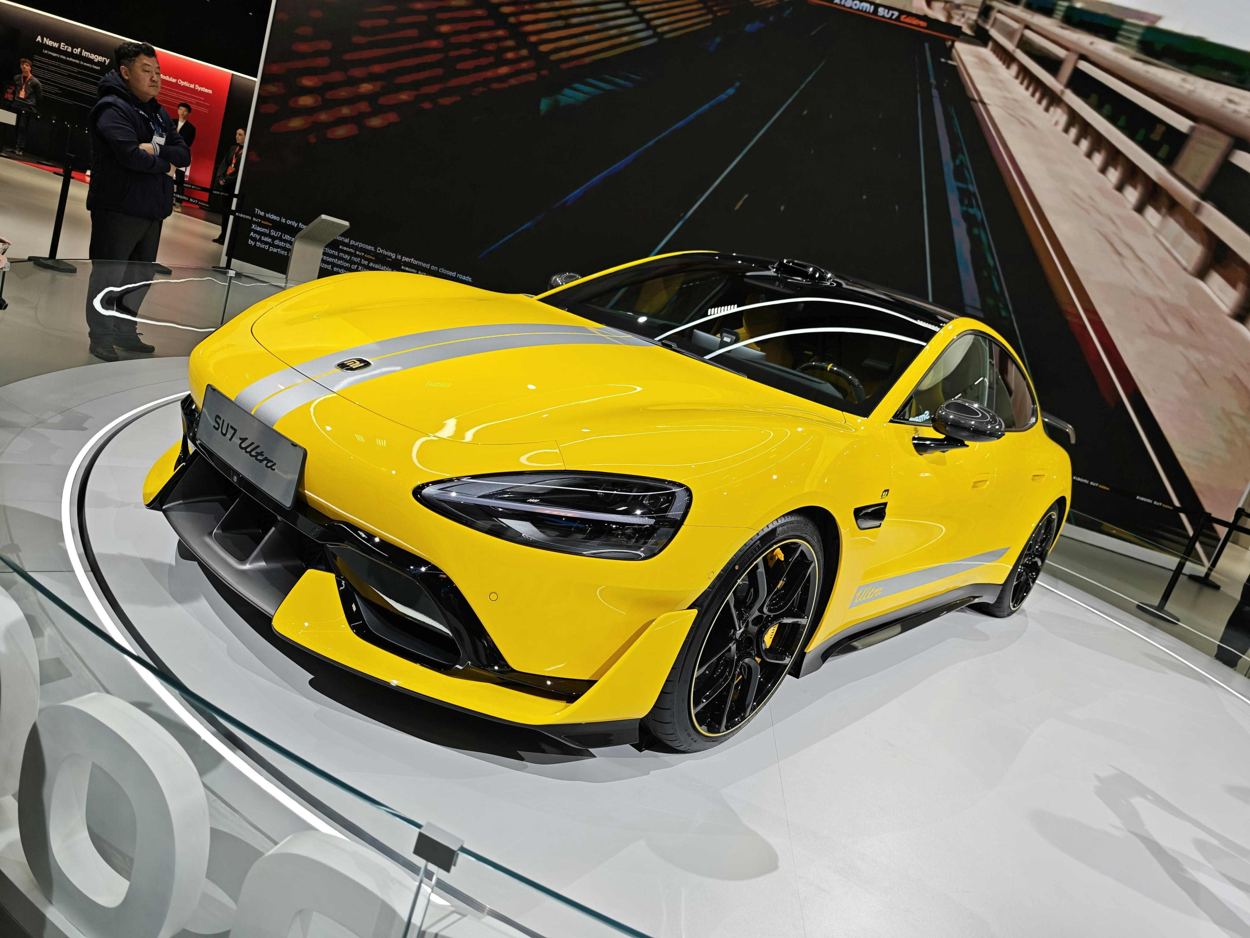 小米今次在MWC25中，大晒冷！「人、車、家」三方面都得以展示出來。