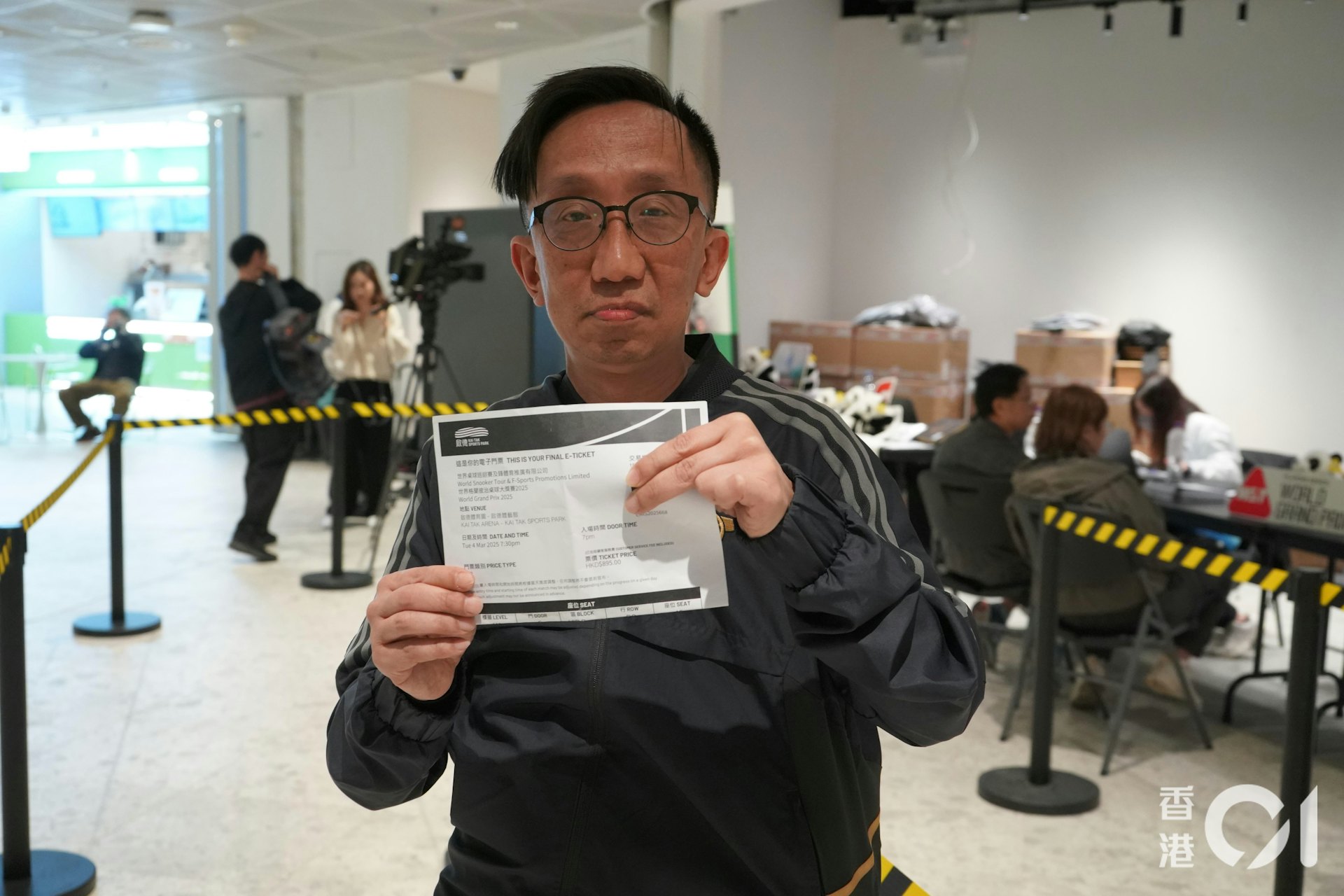 球迷「亨利」胡先生。(趙子晉攝) 球迷「亨利」胡先生。(趙子晉攝)