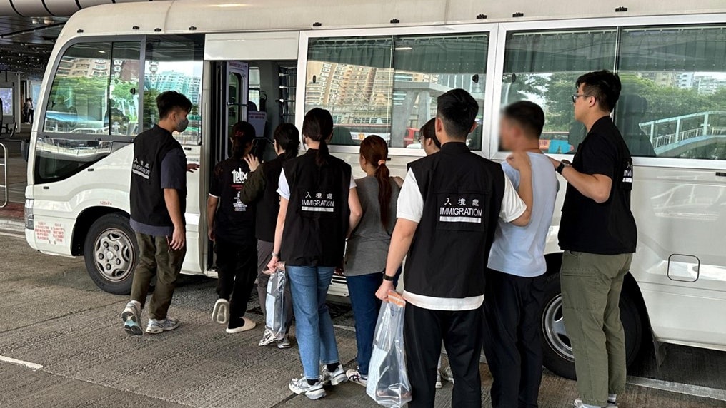 入境處聯警一連4日反黑工 拘20人包括非法勞工及僱主 入境處聯警一連4日反黑工 拘20人包括非法勞工及僱主
