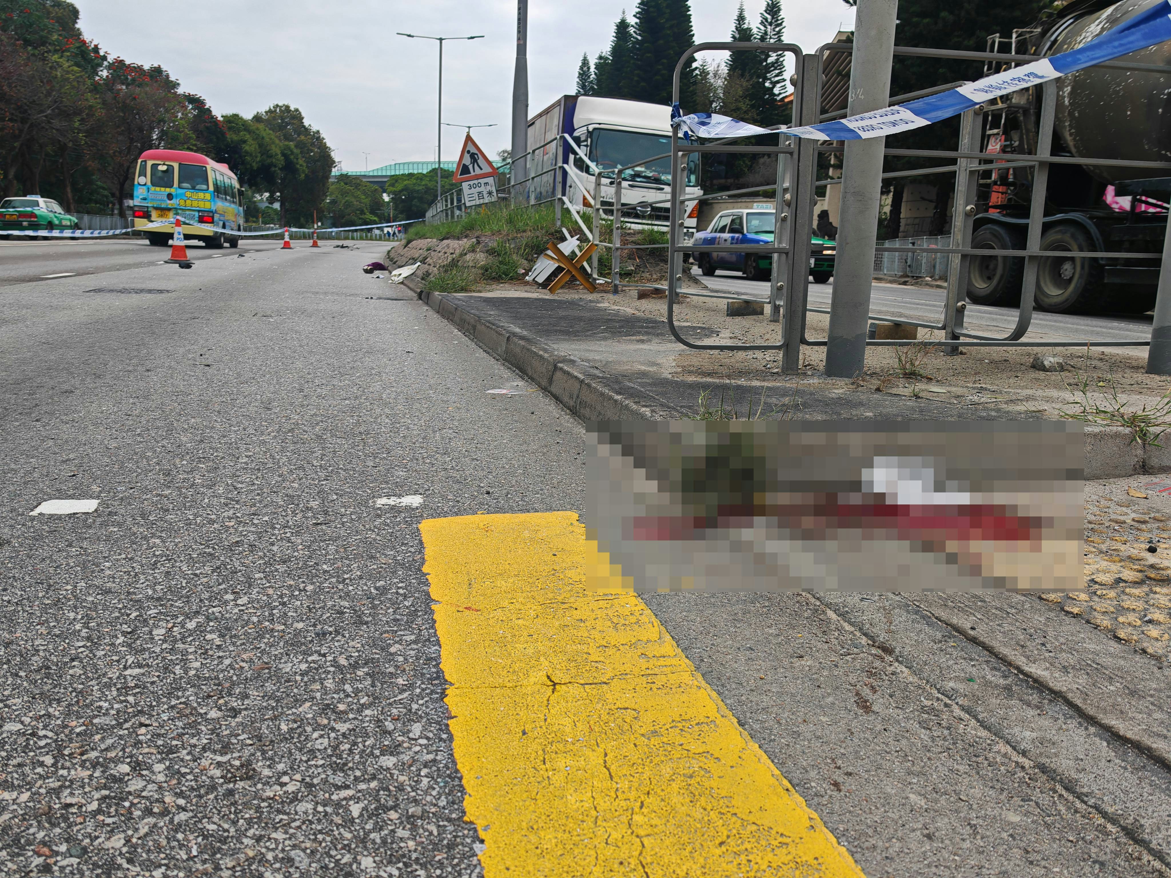 現場遺下大灘血迹。