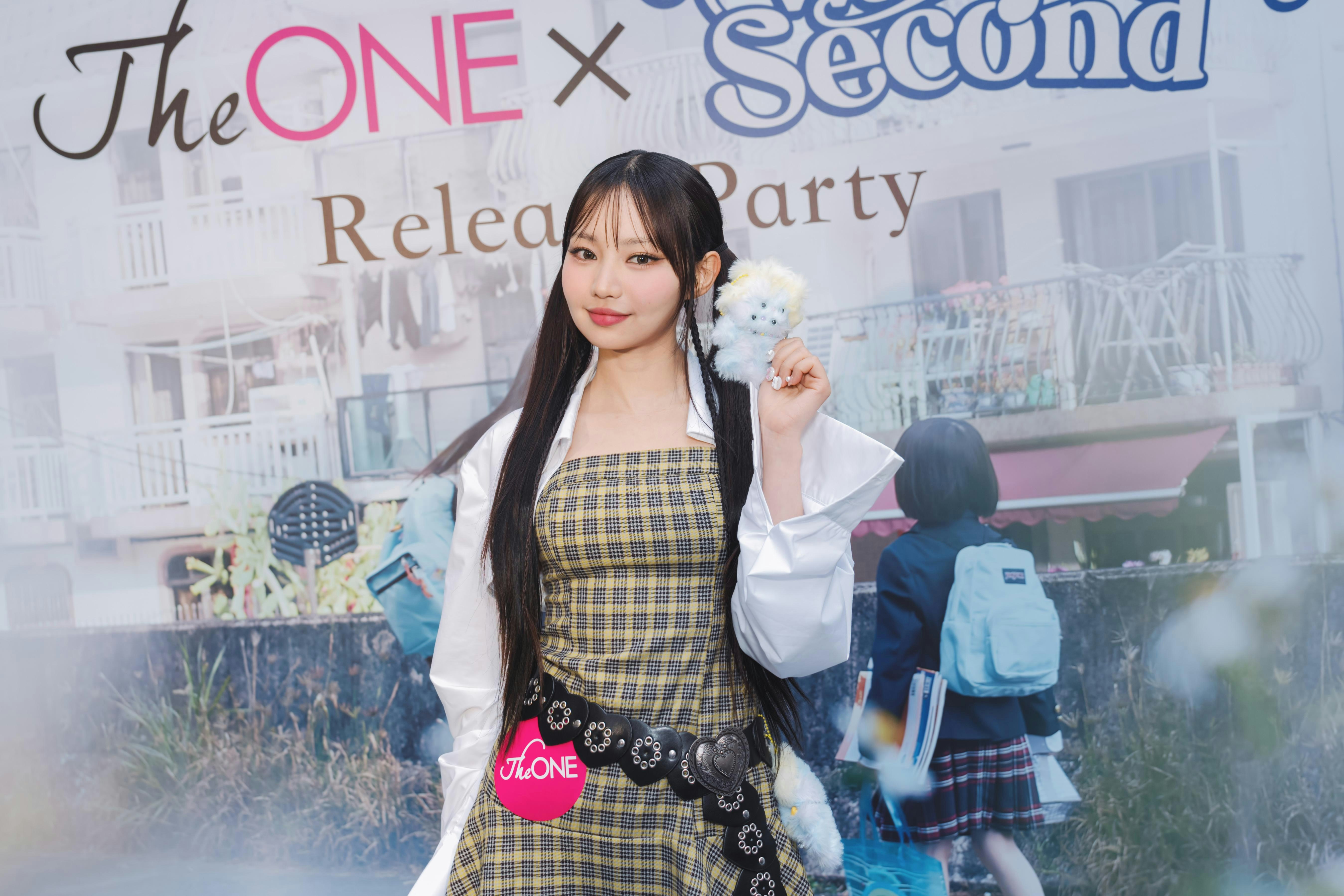 人氣女子組合COLLAR成員許軼（Day） 昨日（9日）現身尖沙咀一商場為新曲《Wait A Second》舉行Release Party。(公關提供)