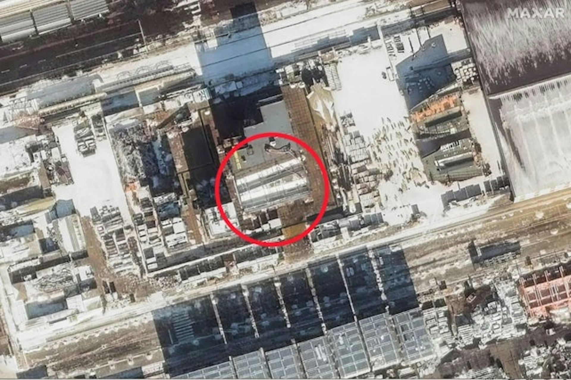 Maxer的衛星圖象顯示,大連造船廠出現了一個具有兩條軌道或壕溝的模塊的工程原型。(Maxar Technologies) Maxer的衛星圖象顯示,大連造船廠出現了一個具有兩條軌道或壕溝的模塊的工程原型。(Maxar Technologies)