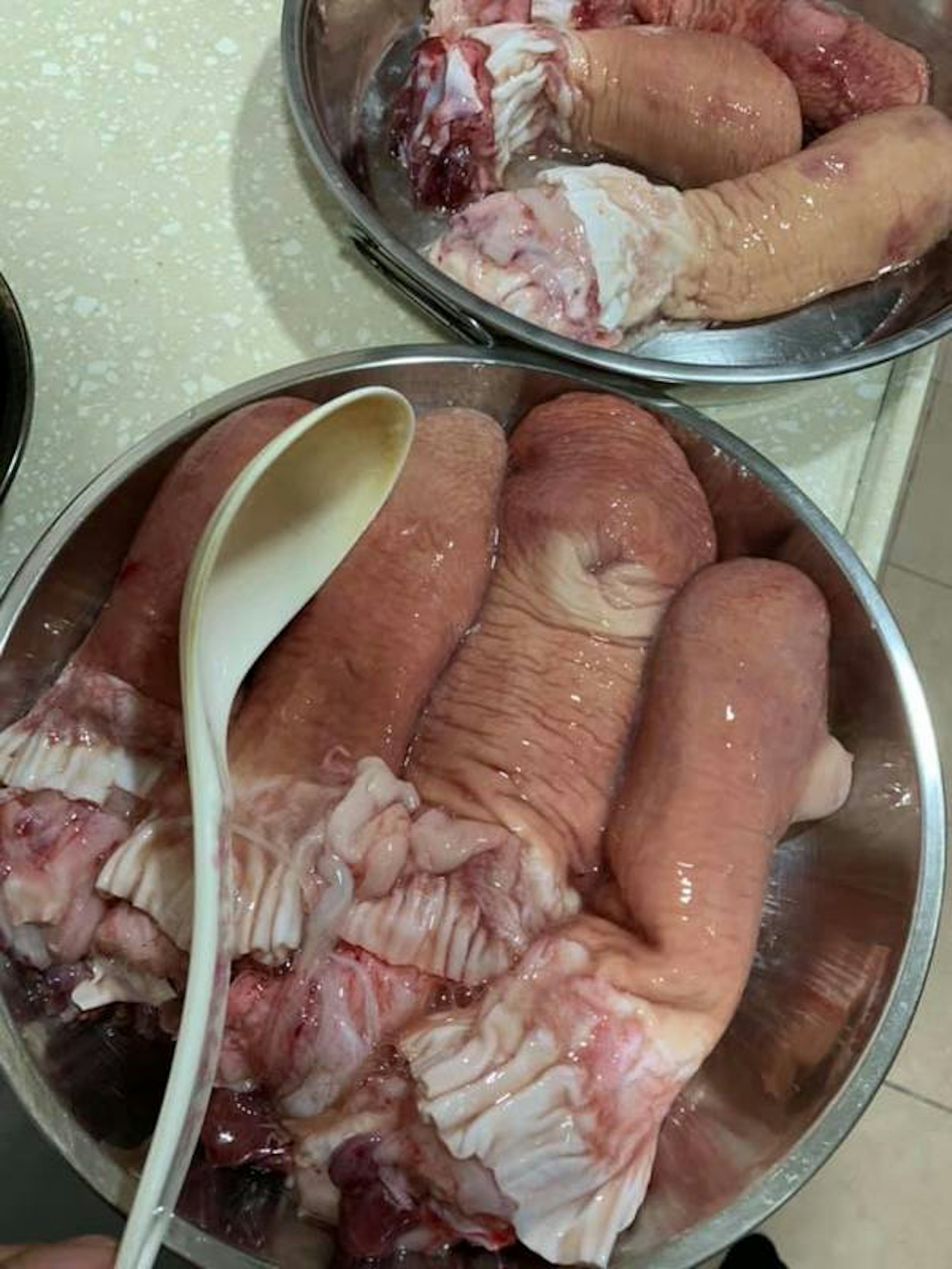 過往亦有網民分享買過巨型魚扣。(fb群組「食在元朗」圖片) 過往亦有網民分享買過巨型魚扣。(fb群組「食在元朗」圖片)