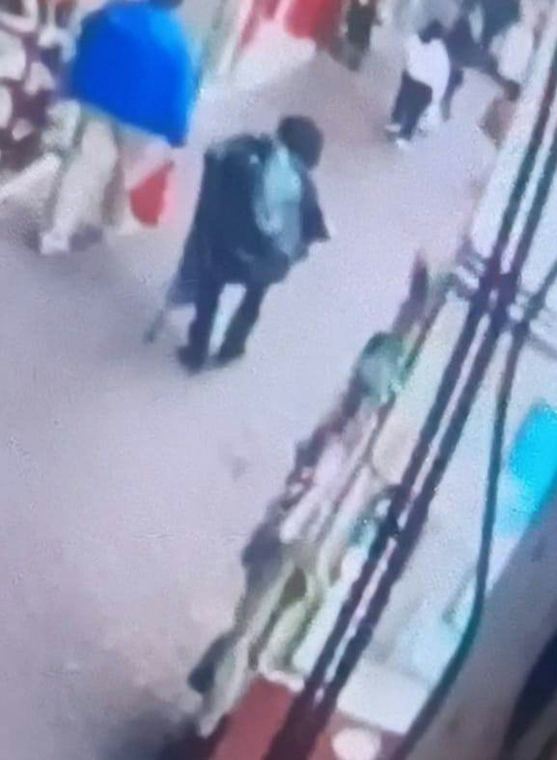 男賊不知所終。(facebook群組「深水埗區街坊會」圖片)