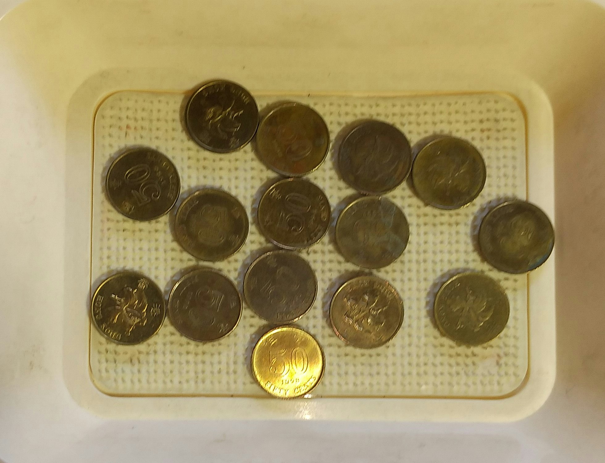 日本德島縣扭蛋機驚現港幣5毫冒充100日圓商家撰文控訴提醒行家