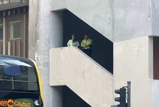 警方3月24日起舉行大型執法行動，打擊不專注駕駛及行人亂過馬路等違例事項，強調目標為保障市民寶貴生命。（資料圖片）