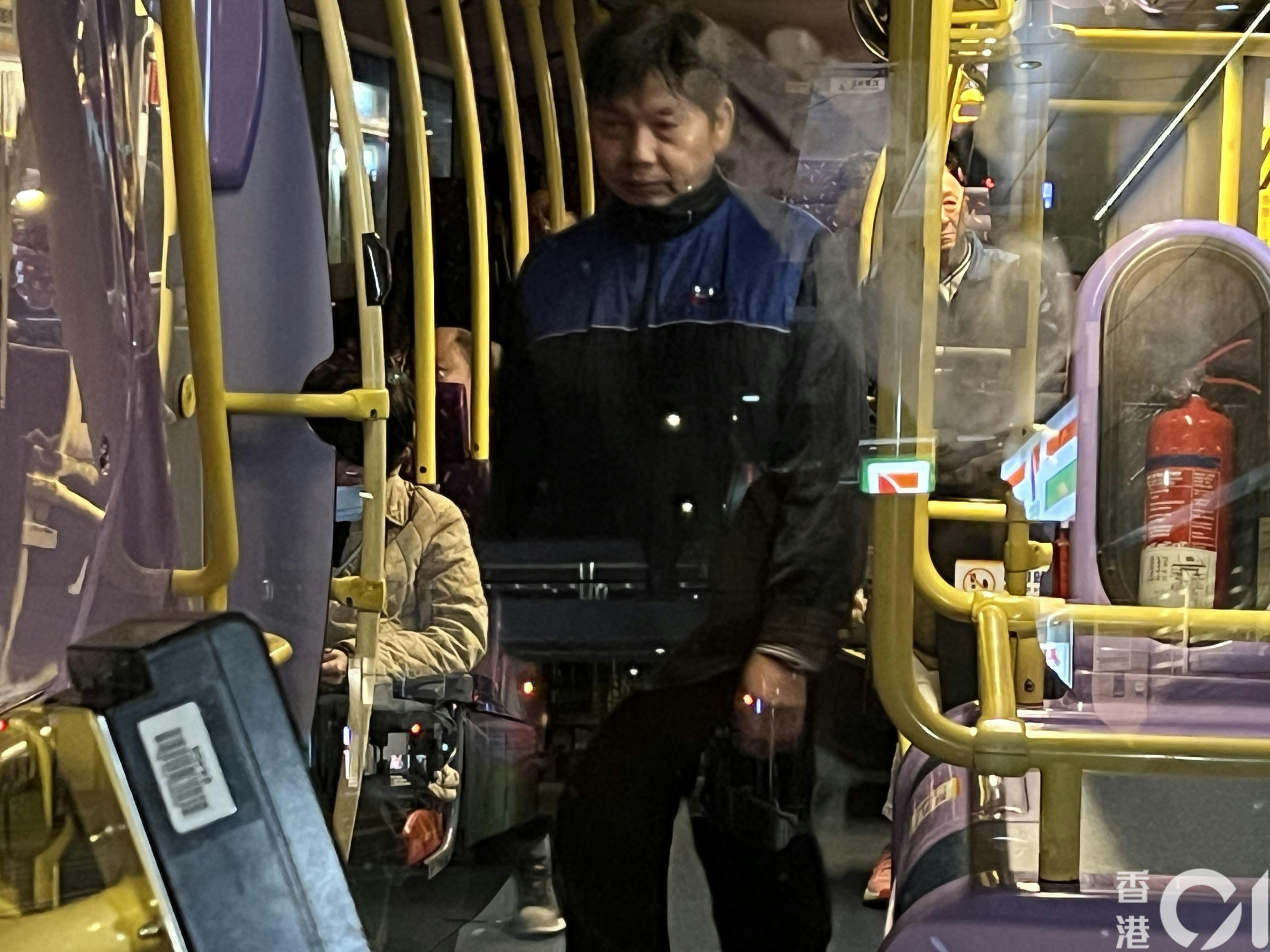 車長在場協助調查。（李家傑攝）