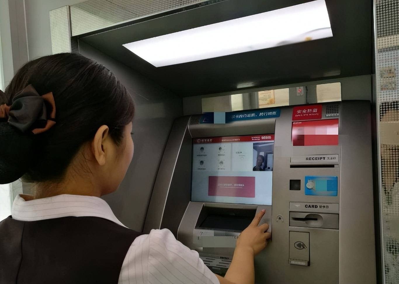 客戶攜2萬枚污損1毫子兌換遭拒上海農商銀行：硬幣來源不明