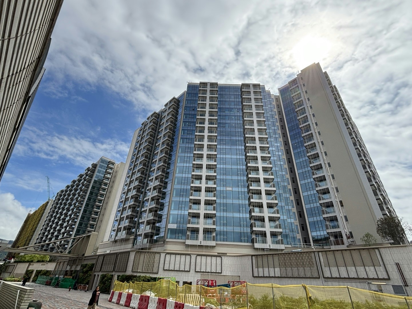 錦上路站柏瓏II單日撻19宗 涉樓價1.55億 眾買家輸逾1557萬訂金