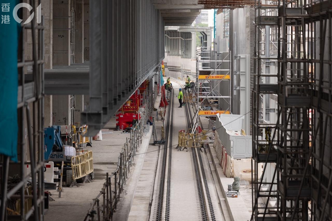 興建中的港鐵東涌綫延線東涌東站工程。（資料圖片／梁鵬威攝）